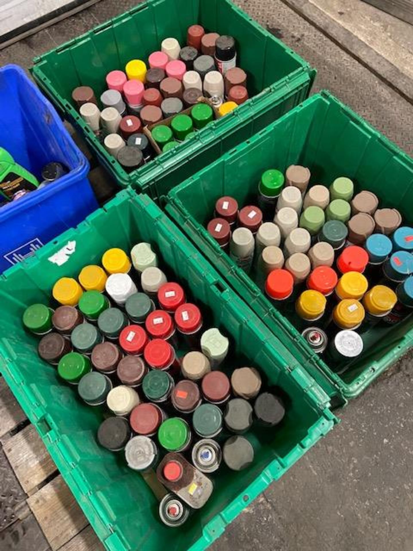 Lot of 100+ Cans of Spray Paint
