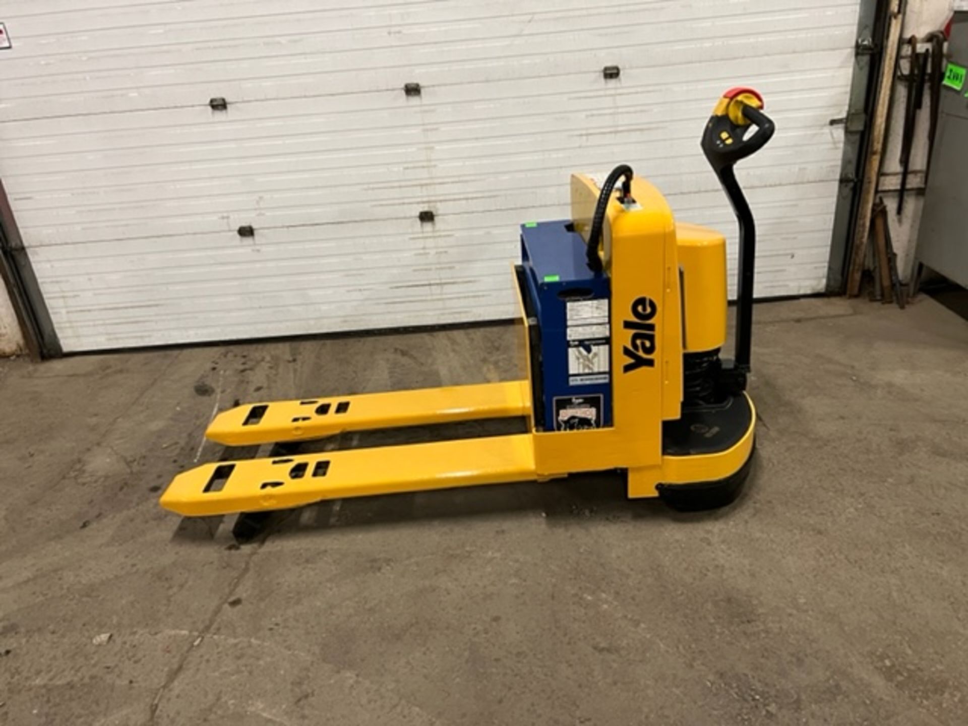 2009 Yale Walk Behind Walkie 6500lbs capacity Powered Pallet Cart Lift NICE UNIT with LOW HOURS