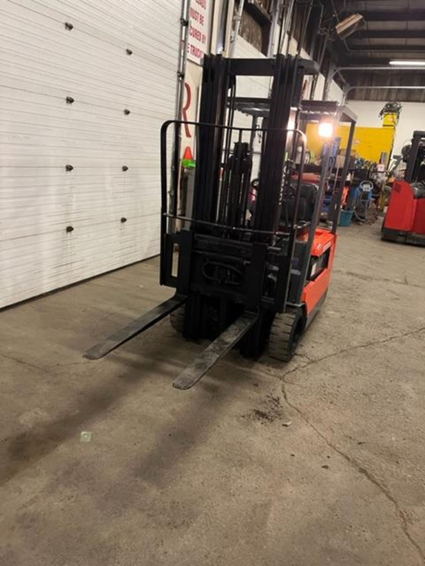 FREE CUSTOMS - NICE Toyota 3,000lbs Capacity 3-wheel Forklift Electric with 3-stage mast with - Image 2 of 4