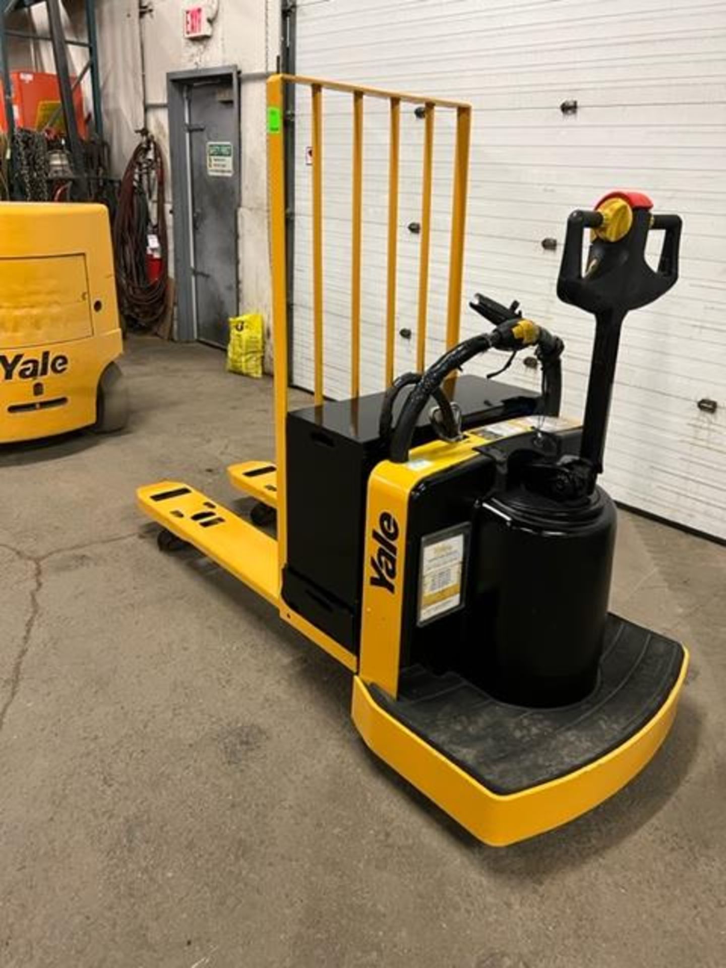 2008 Yale RIDE ON Pallet Cart 6000lbs capacity Powered Pallet Cart Lift walkie NICE UNIT