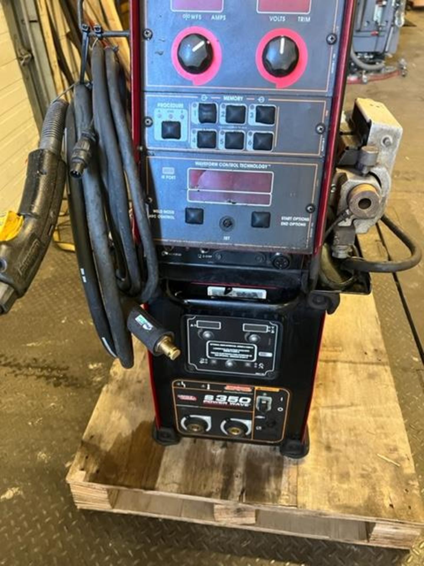 Lincoln S350 Powerwave Welder with Powerfeed 10M Wire Feeder Welding Unit 220/380/460/575V - Image 2 of 3