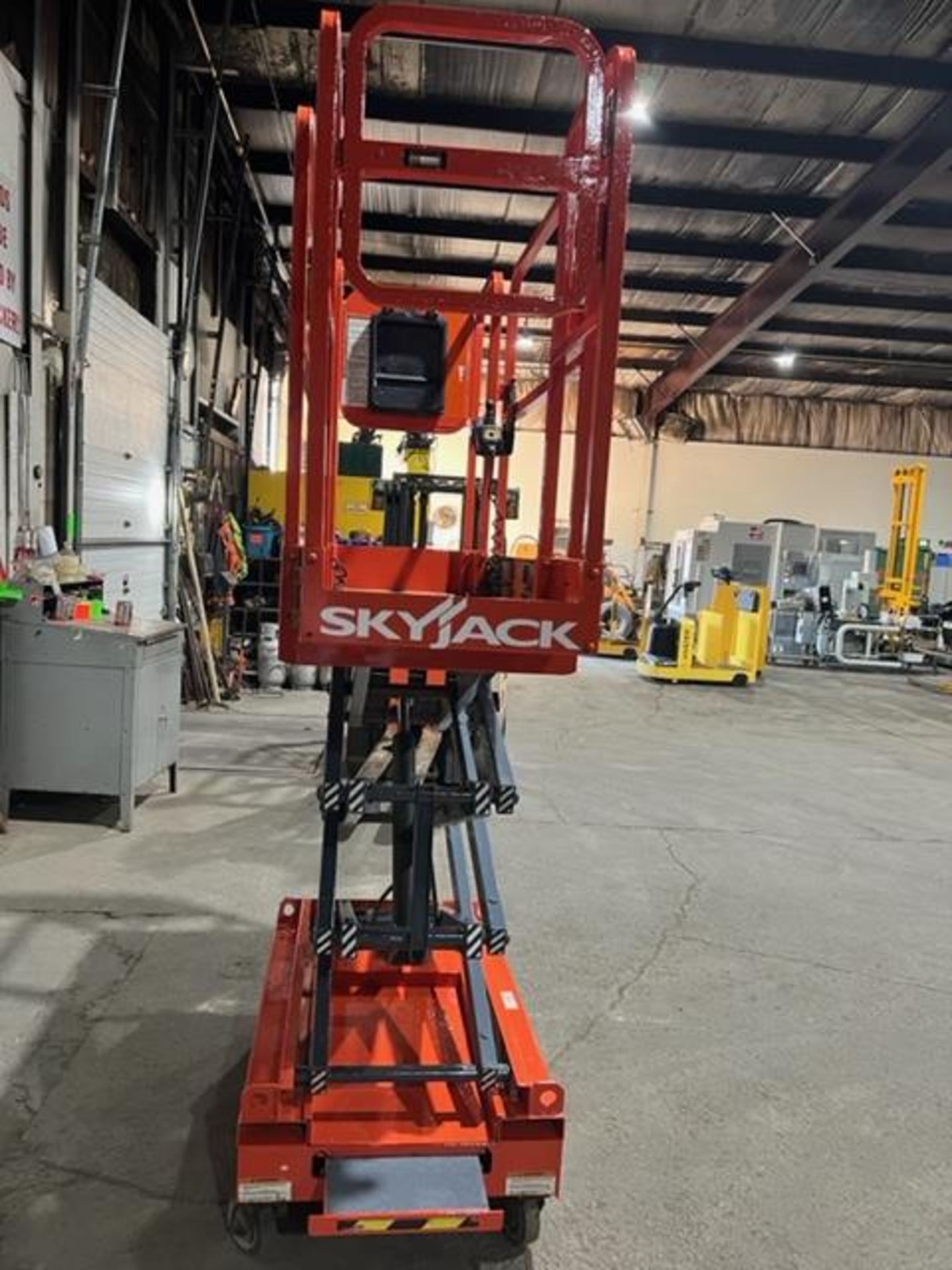 Skyjack Approximately 12' Lift Motorized Scissor Lift - As Is machine with electrical issues - Image 4 of 4