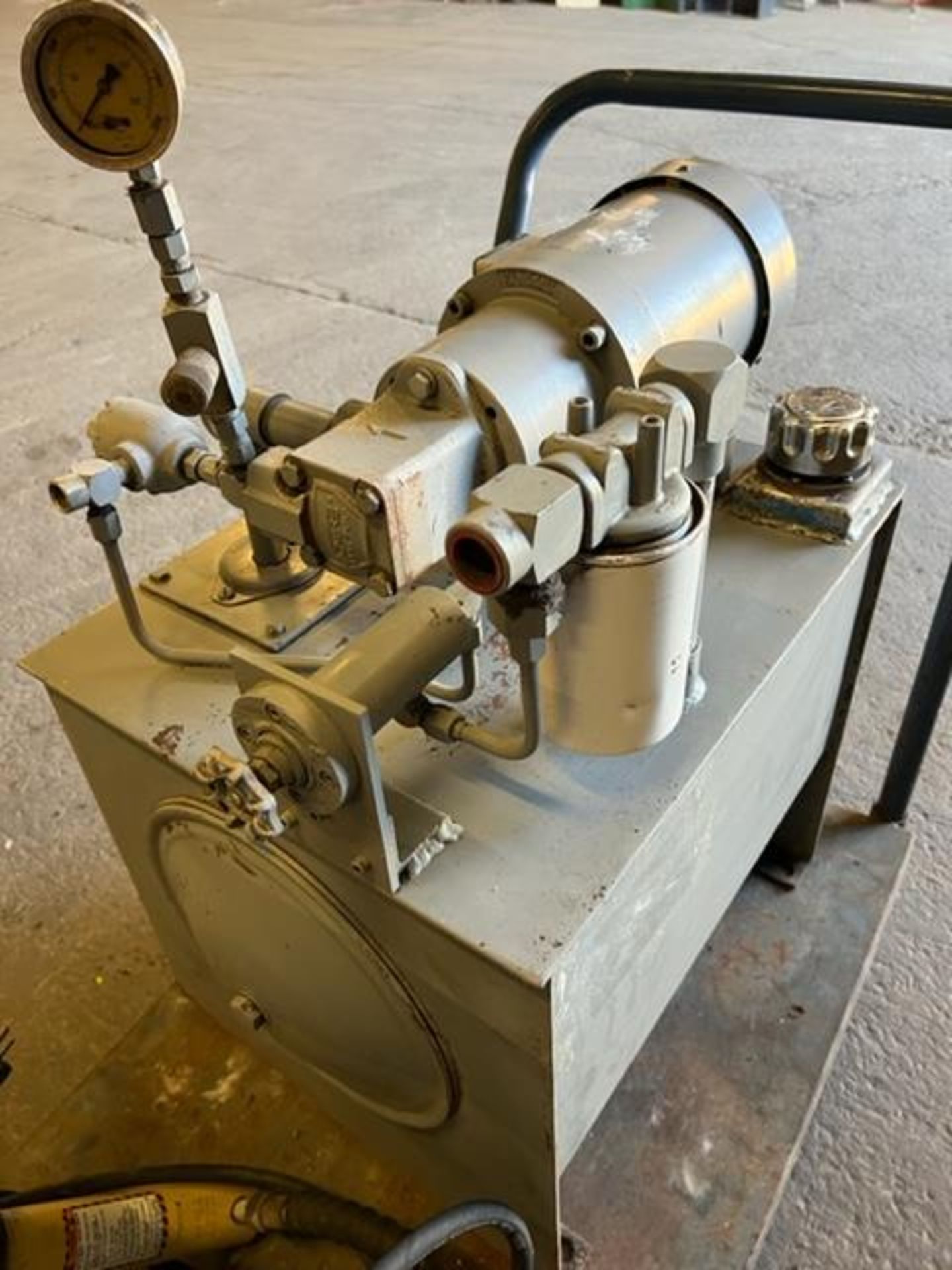 Leeson Hydraulic Powerpack Pump Unit with 1.5HP motor - Image 2 of 2