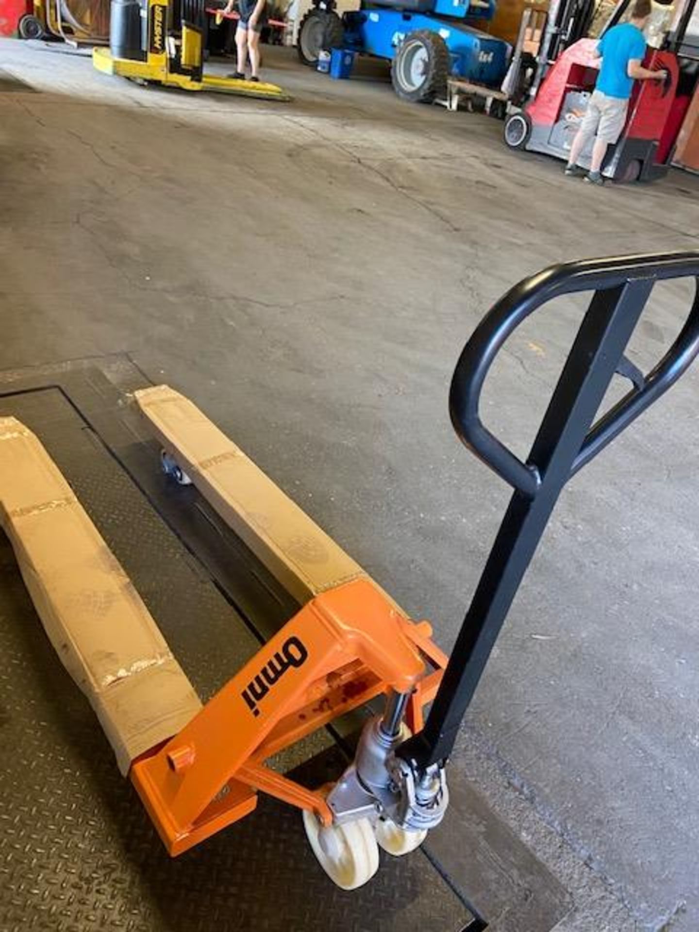 Omni Pump Truck / Hydraulic Pallet Jack - MINT UNSED - 5000lbs capacity