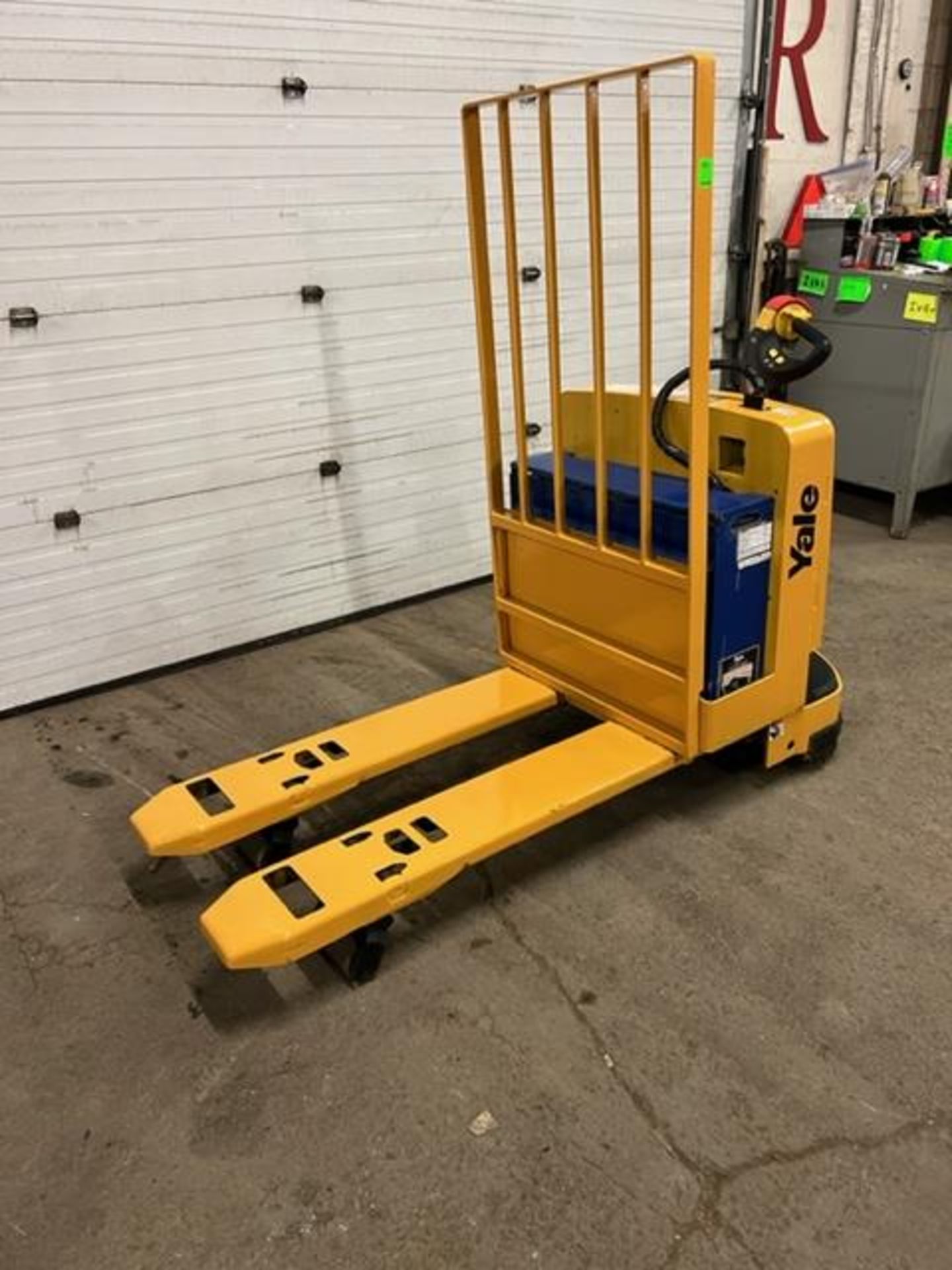 2008 Yale Walk Behind Walkie 6500lbs capacity Powered Pallet Cart Lift NICE UNIT with LOW HOURS - Image 2 of 3