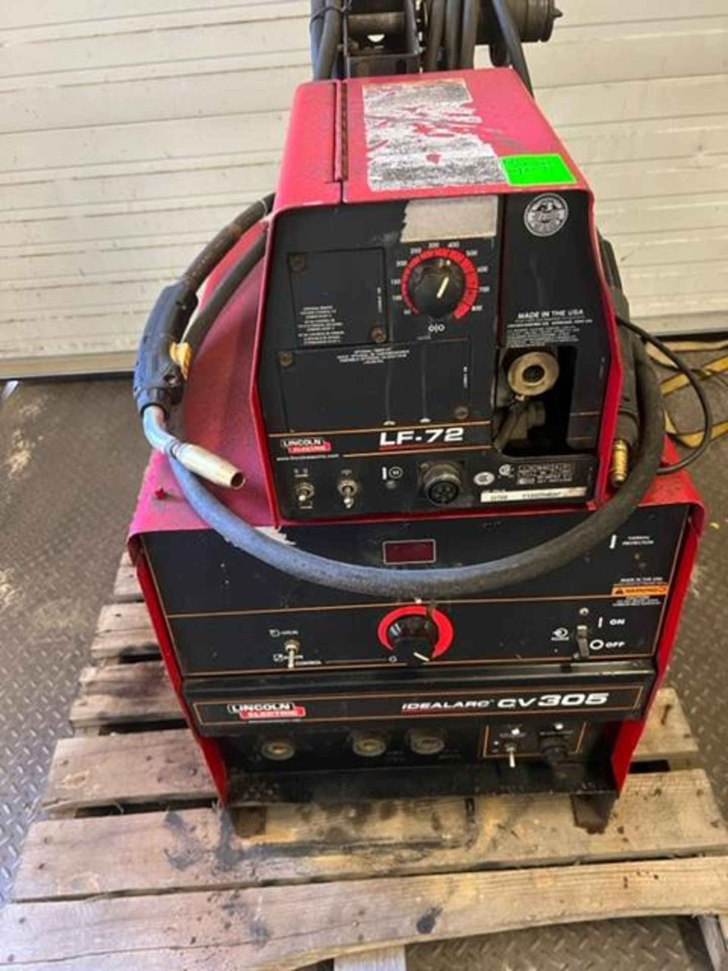 Lincoln CV305 Welder with LF-72 Feeder with Mig Gun Complete with Cables Welding Unit 208/230/460V - Image 2 of 3