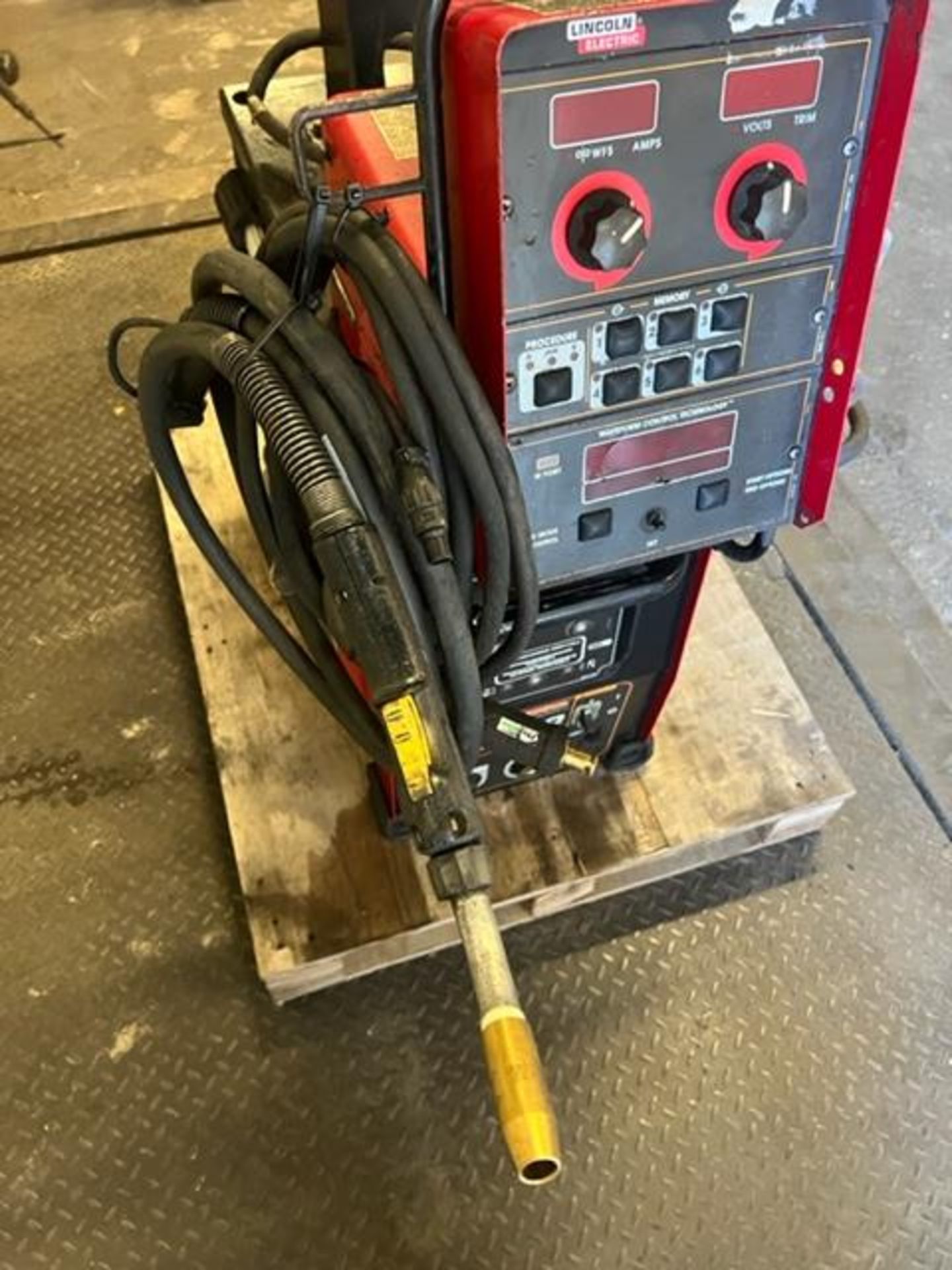 Lincoln S350 Powerwave Welder with Powerfeed 10M Wire Feeder Welding Unit 220/380/460/575V - Image 3 of 3