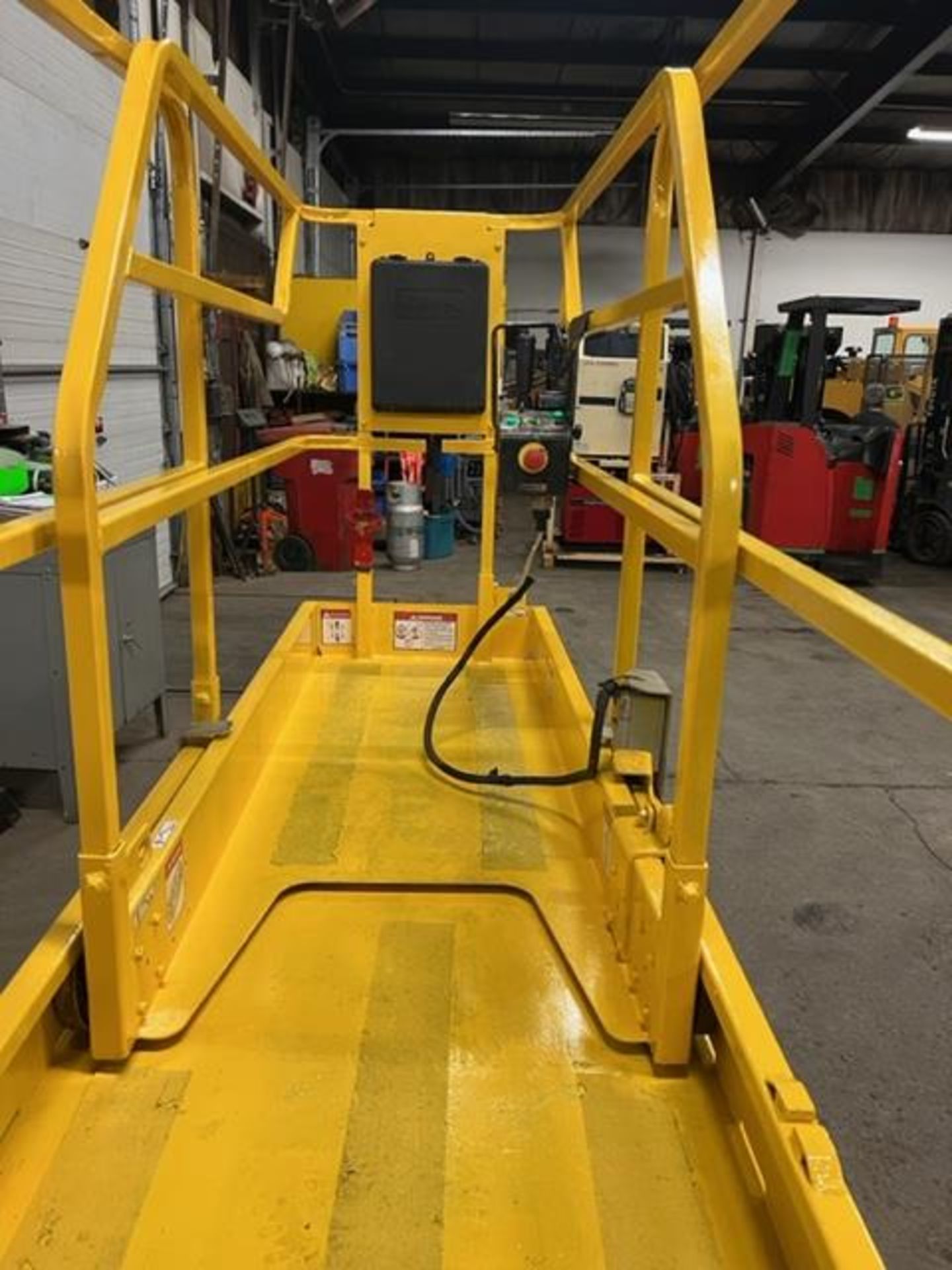 2015 Haulotte 1930E Electric Scissor Lift 500lbs Capacity with 19' platform height 24V unit with - Image 4 of 4