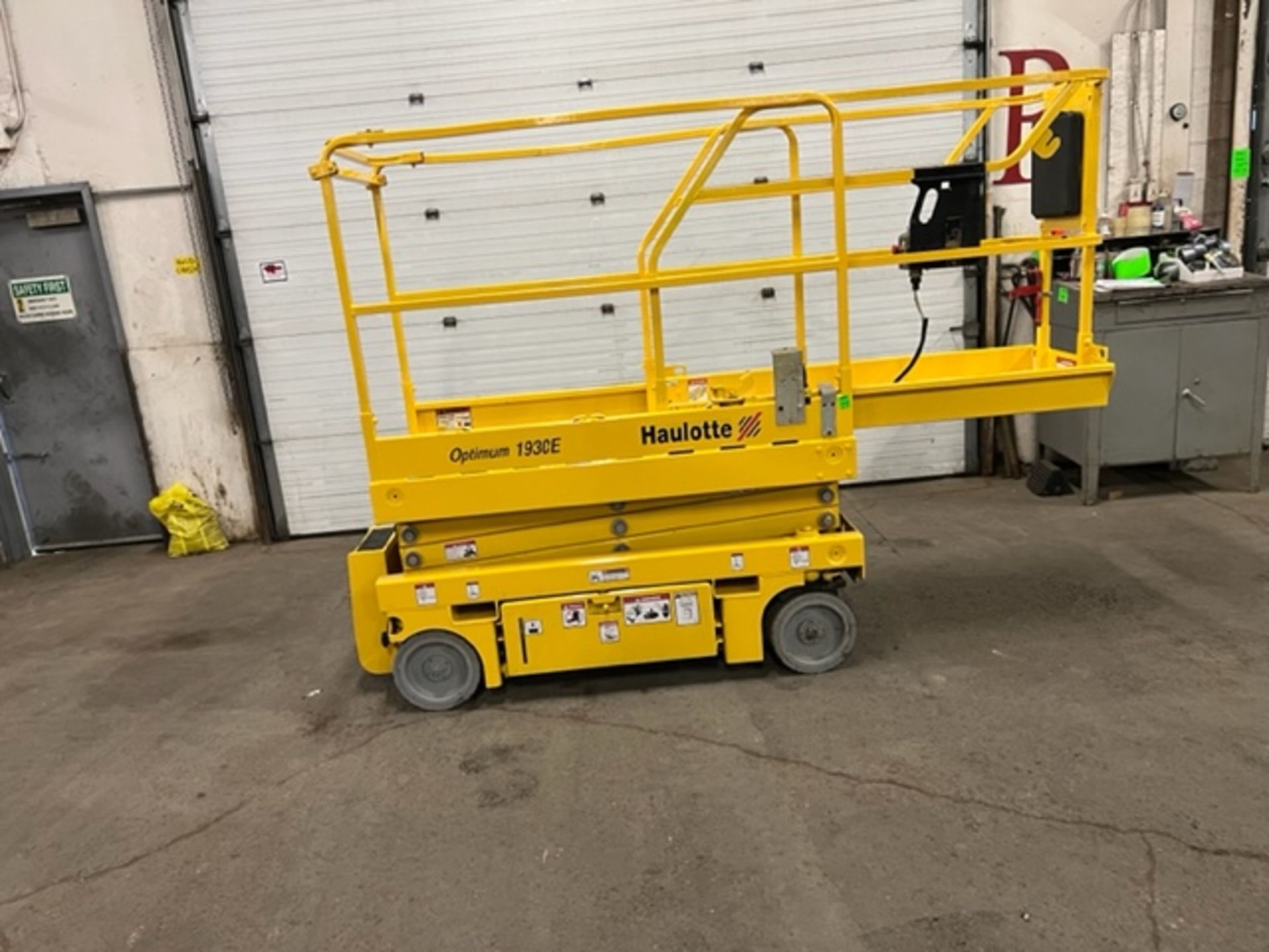 2015 Haulotte 1930E Electric Scissor Lift 500lbs Capacity with 19' platform height 24V unit with - Image 3 of 4