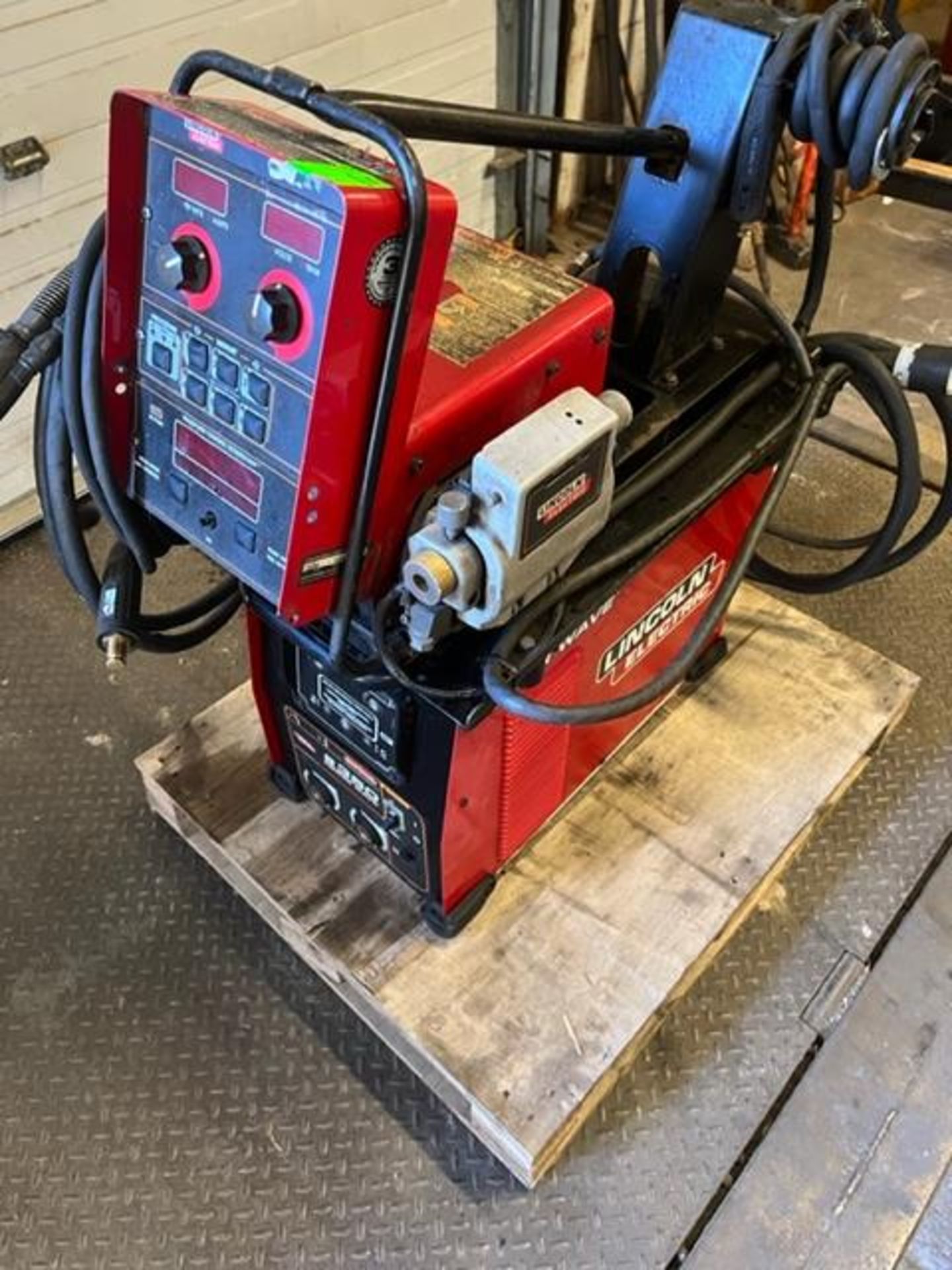 Lincoln S350 Powerwave Welder with Powerfeed 10M Wire Feeder Welding Unit 220/380/460/575V