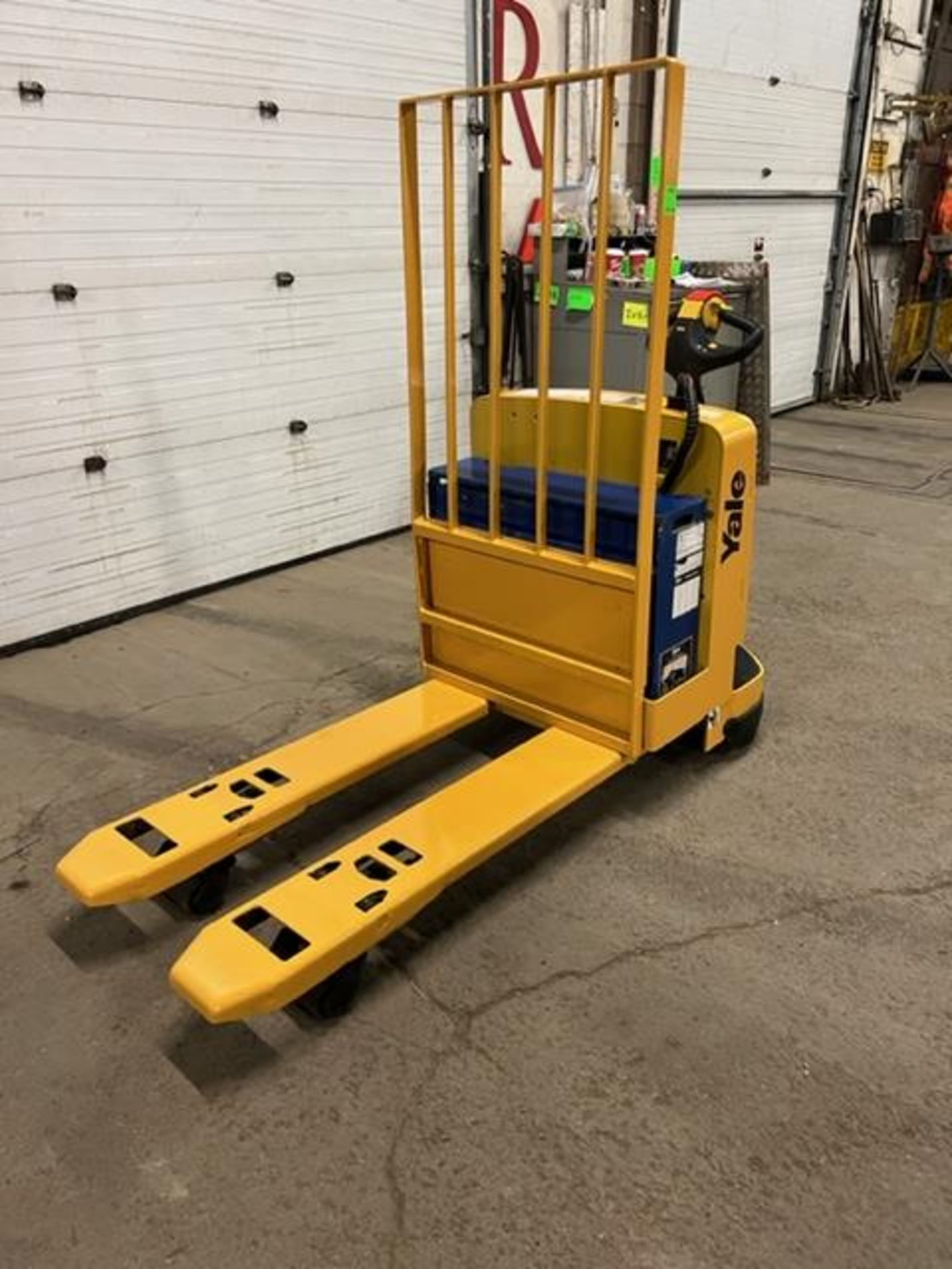 2008 Yale Walkie Powered Pallet Cart 6500lbs capacity Powered Pallet Cart Lift walkie NICE UNIT - Image 2 of 3