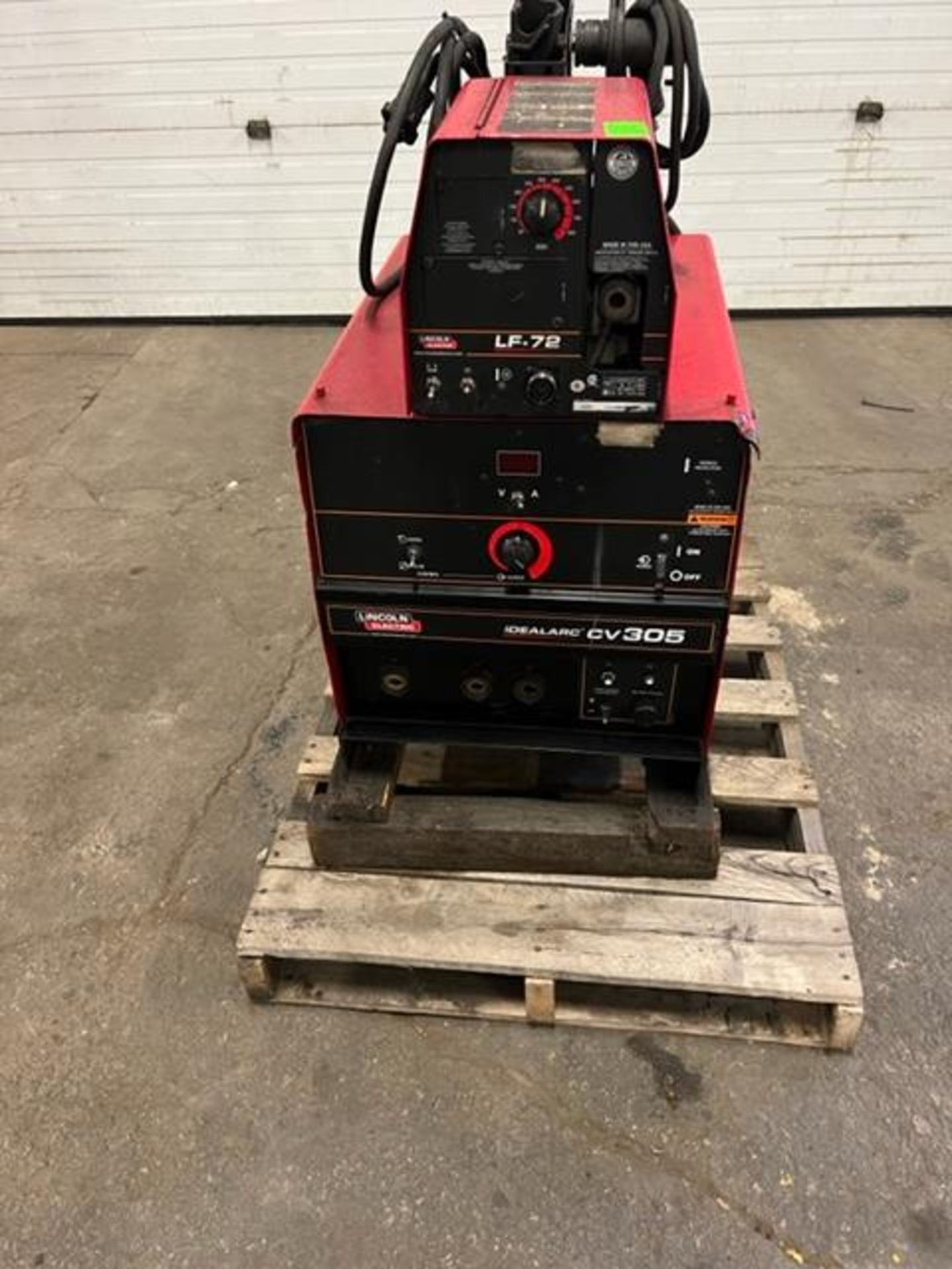 Lincoln CV305 Welder with LF-72 Feeder with Cables Welding Unit 208/230/460V - Image 3 of 3