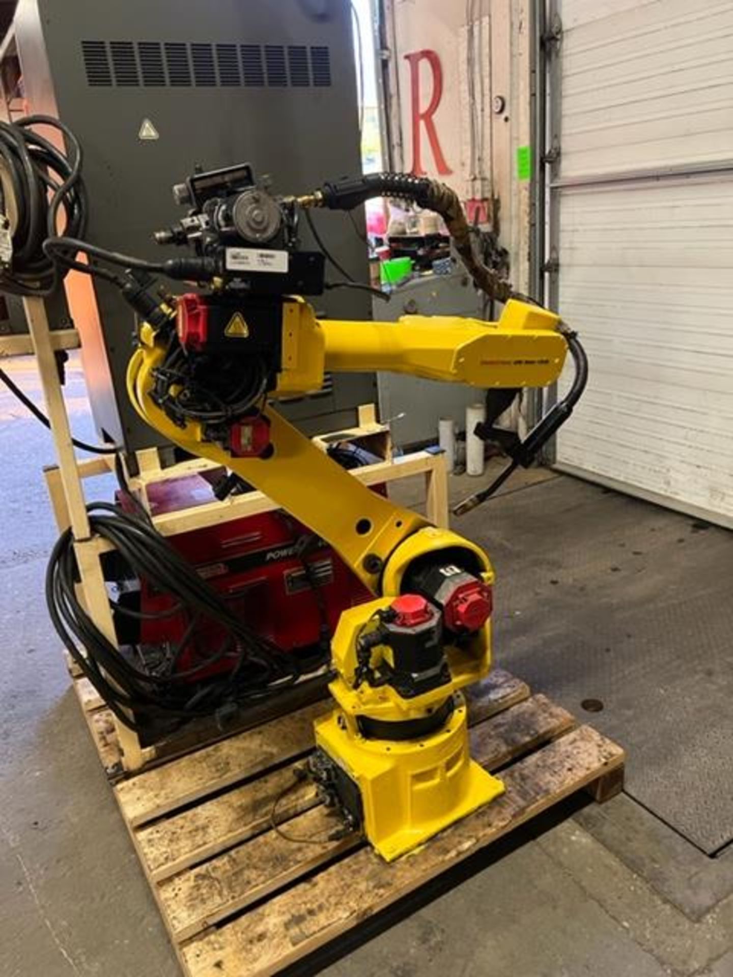 MINT Fanuc Arcmate 120iB Welding Robot with RJ3iB Controller WITH wire feeder, COMPLETE & TESTED