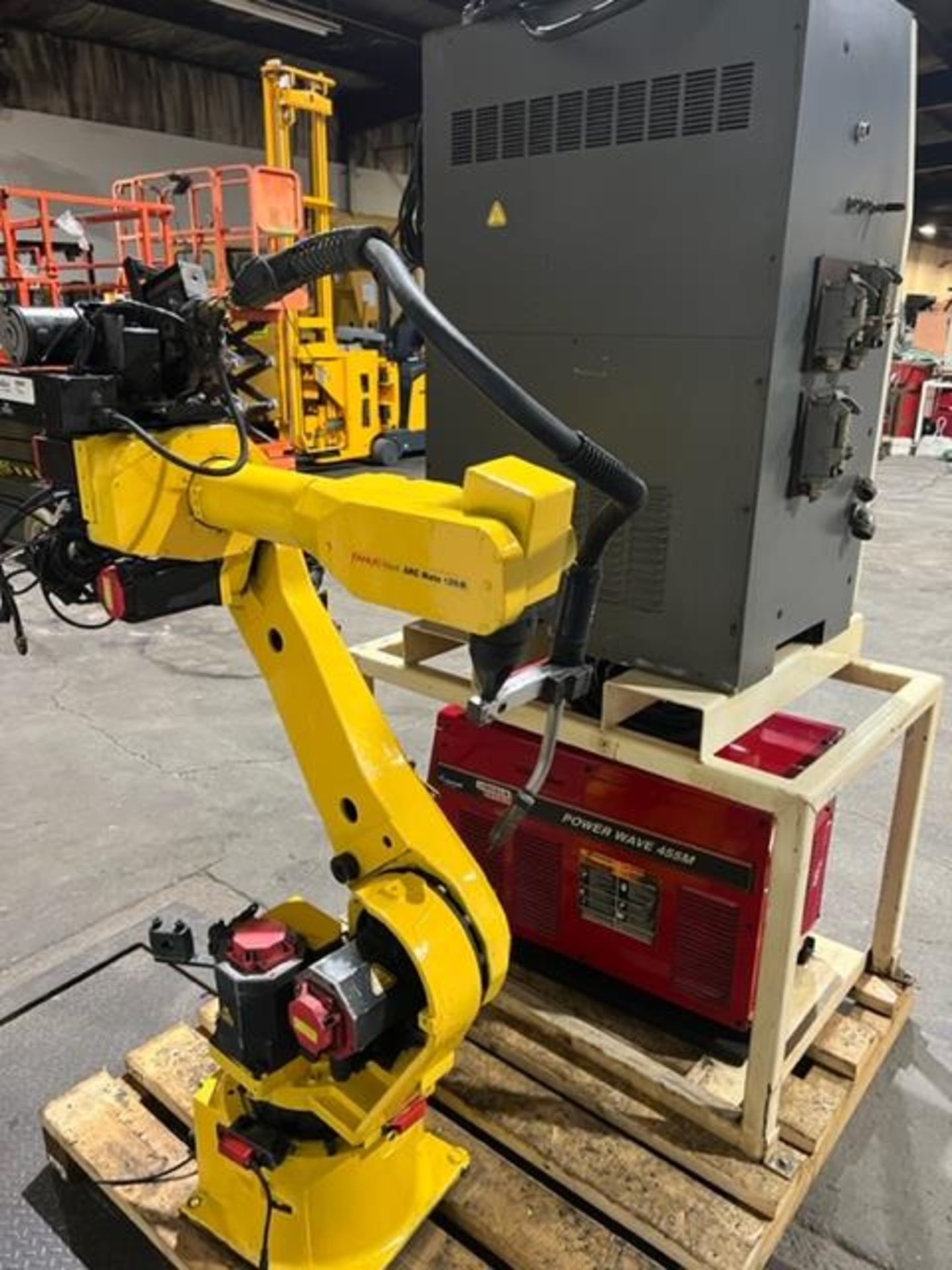 MINT Fanuc Arcmate 120iB Welding Robot with RJ3iB Controller WITH wire feeder, COMPLETE & TESTED