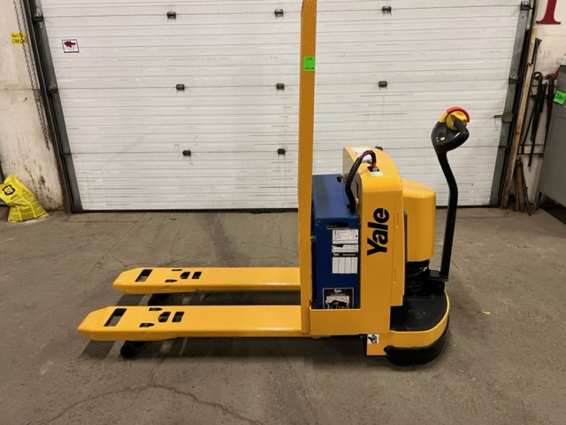 2008 Yale Walkie Powered Pallet Cart 6500lbs capacity Powered Pallet Cart Lift walkie NICE UNIT