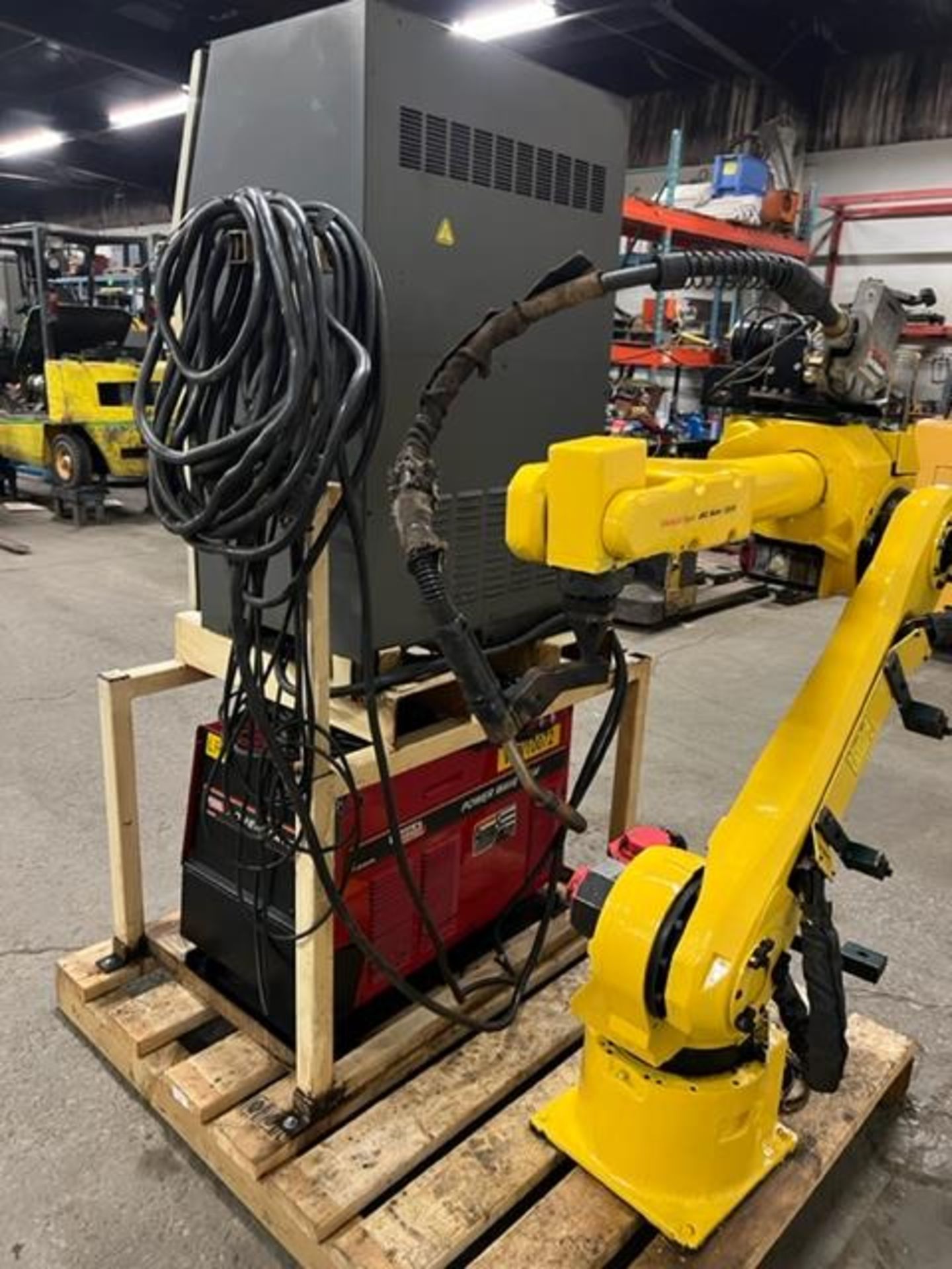 MINT Fanuc Arcmate 120iB Welding Robot with RJ3iB Controller WITH wire feeder, COMPLETE & TESTED