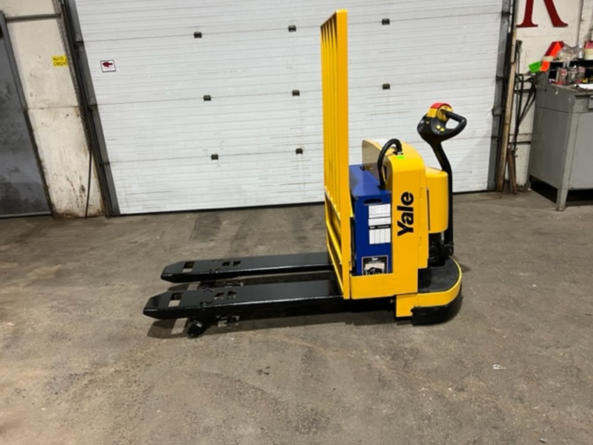 2008 Yale Walkie Powered Pallet Cart 6500lbs capacity Powered Pallet Cart Lift walkie NICE UNIT with