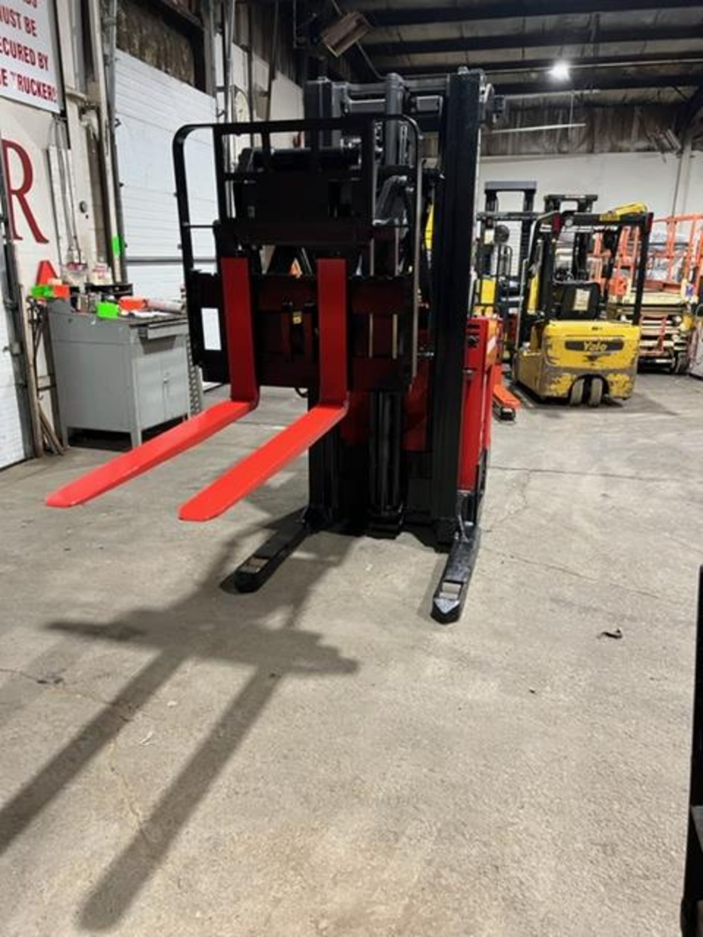 FREE CUSTOMS - NICE Raymond Reach EXTRA REACH Truck 2500lbs Capacity Pallet Lifter with VERY LOW - Image 2 of 3