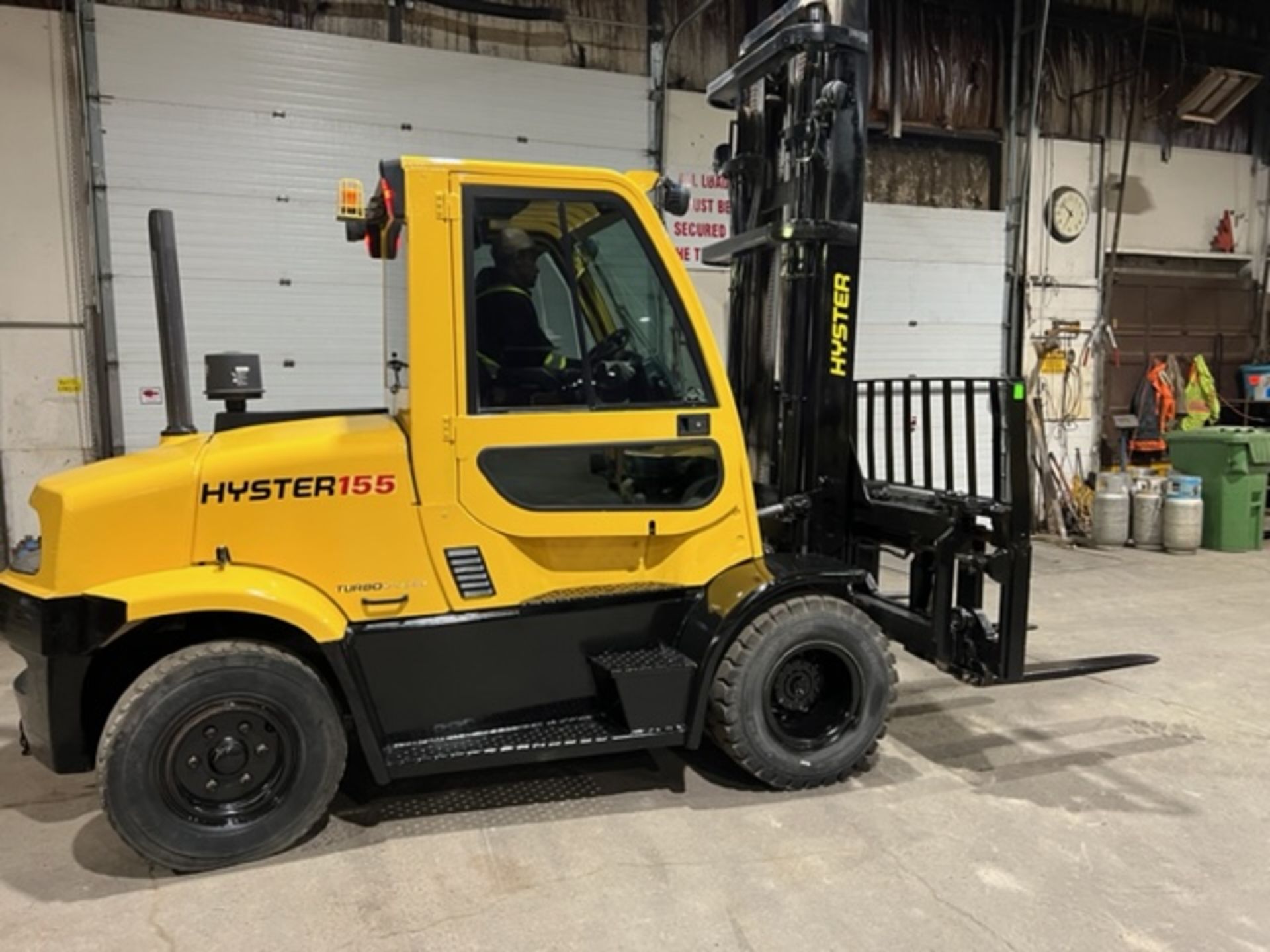 FREE CUSTOMS - NICE 2015 Hyster model 155 - 15,500lbs Capacity OUTDOOR Forklift Diesel