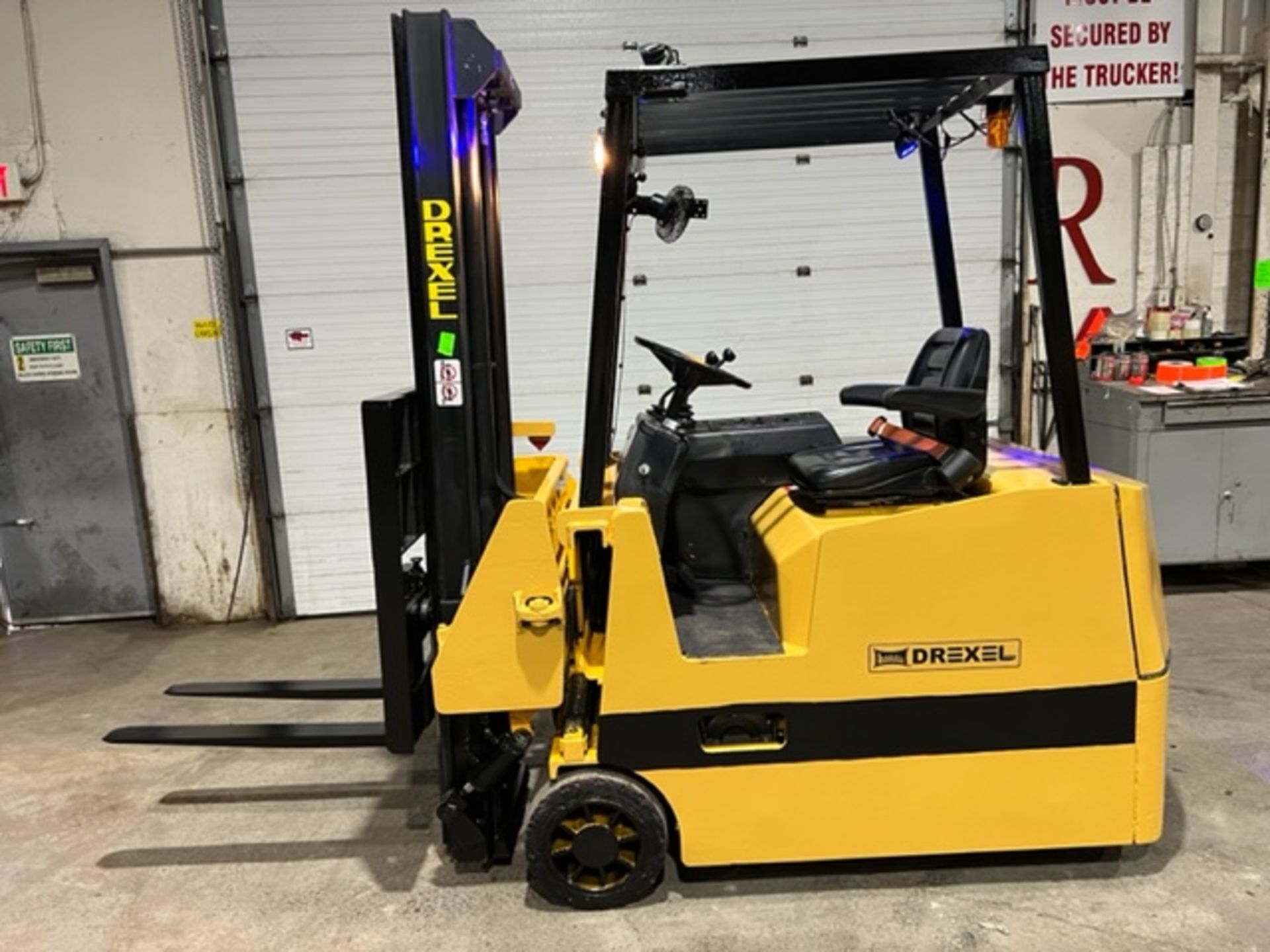 DREXEL Landoll Side-Loader Narrow Aisle Forklift 3000lbs capacity with swivel mast 3-stage - 36V