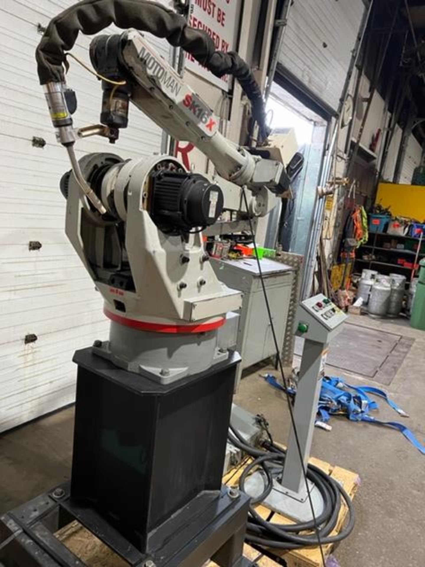 Motoman SK16X Robotic Weld Package w/ Yasnac XRC Controller, OTC DM350 Digital Inverter with gun,