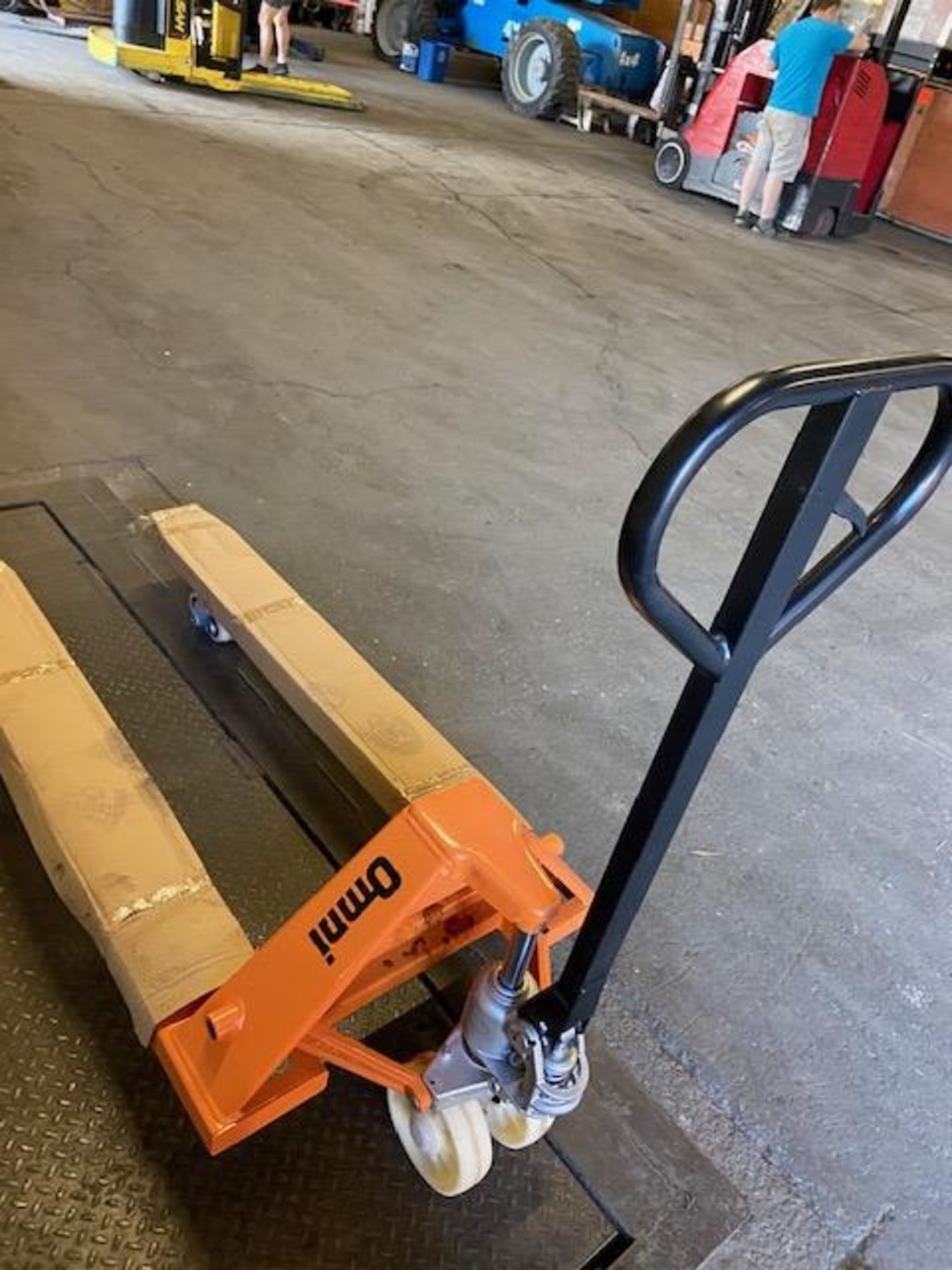 Omni Pump Truck / Hydraulic Pallet Jack - MINT UNSED - 5000lbs capacity