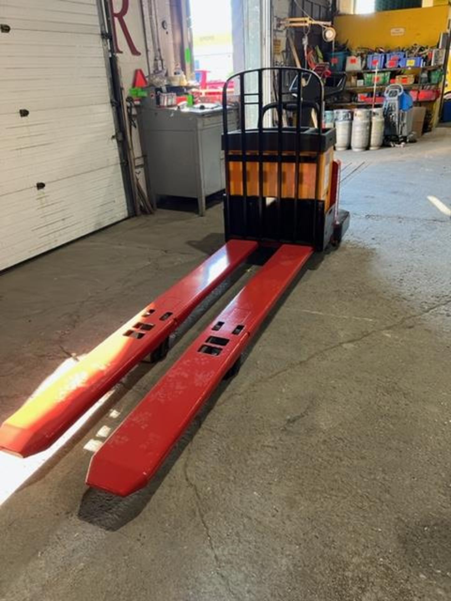 NICE RAYMOND Ride-On Long Forks 8' Forks Powered Pallet Cart 8000lbs capacity Powered Pallet Cart - Image 2 of 3