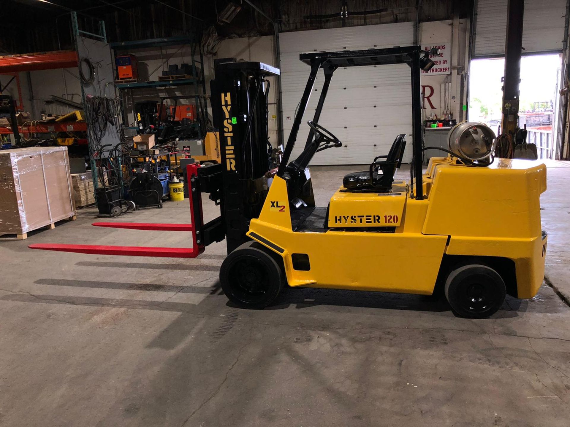 NICE Hyster model 120 XL2 - 12,000lbs Capacity Forklift LPG (propane) with 3-stage NEW SIDESHIFT