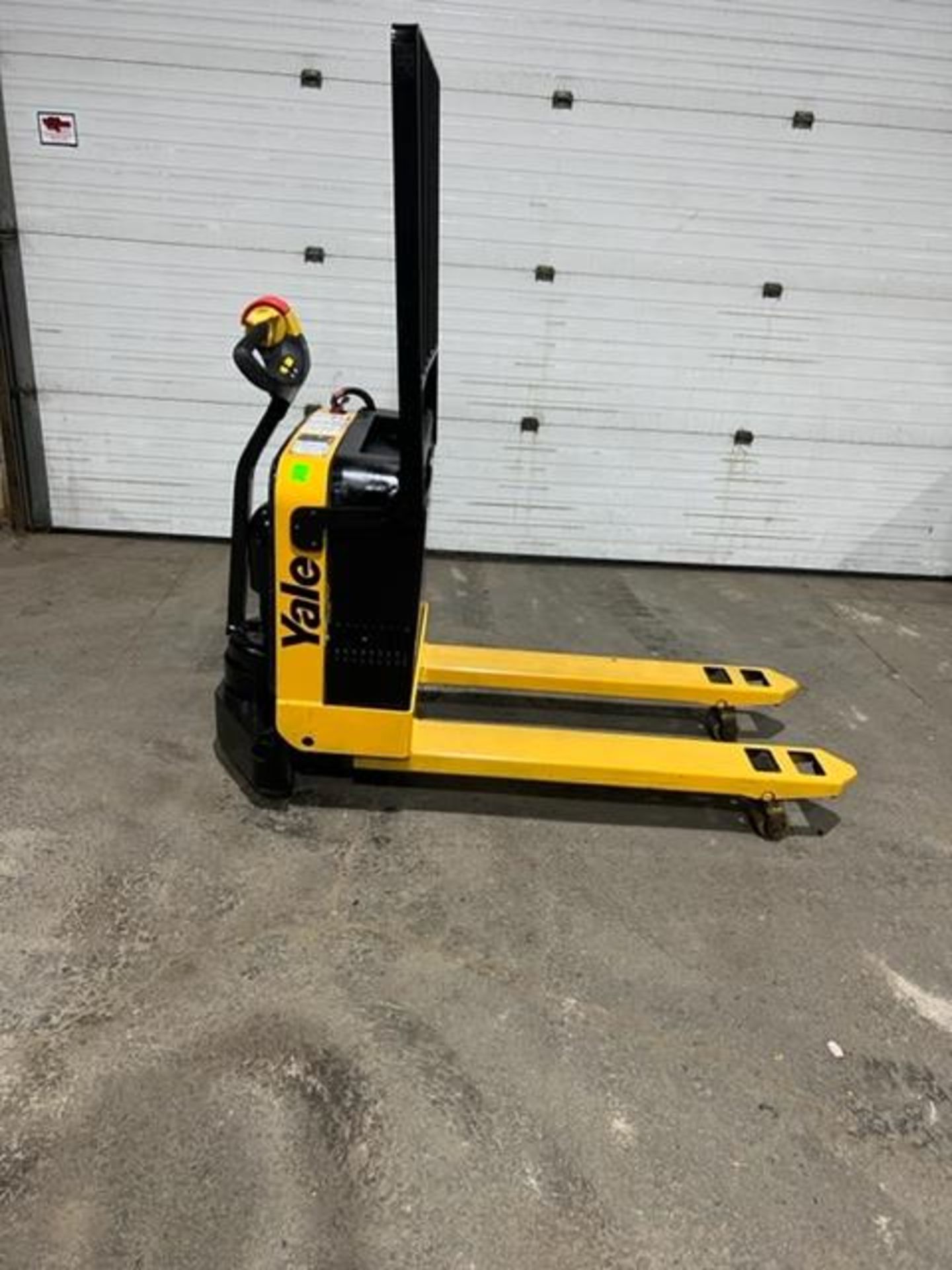 2009 Yale Walk Behind Walkie 4000lbs capacity Powered Pallet Cart Lift NICE UNIT with VERY LOW HOURS