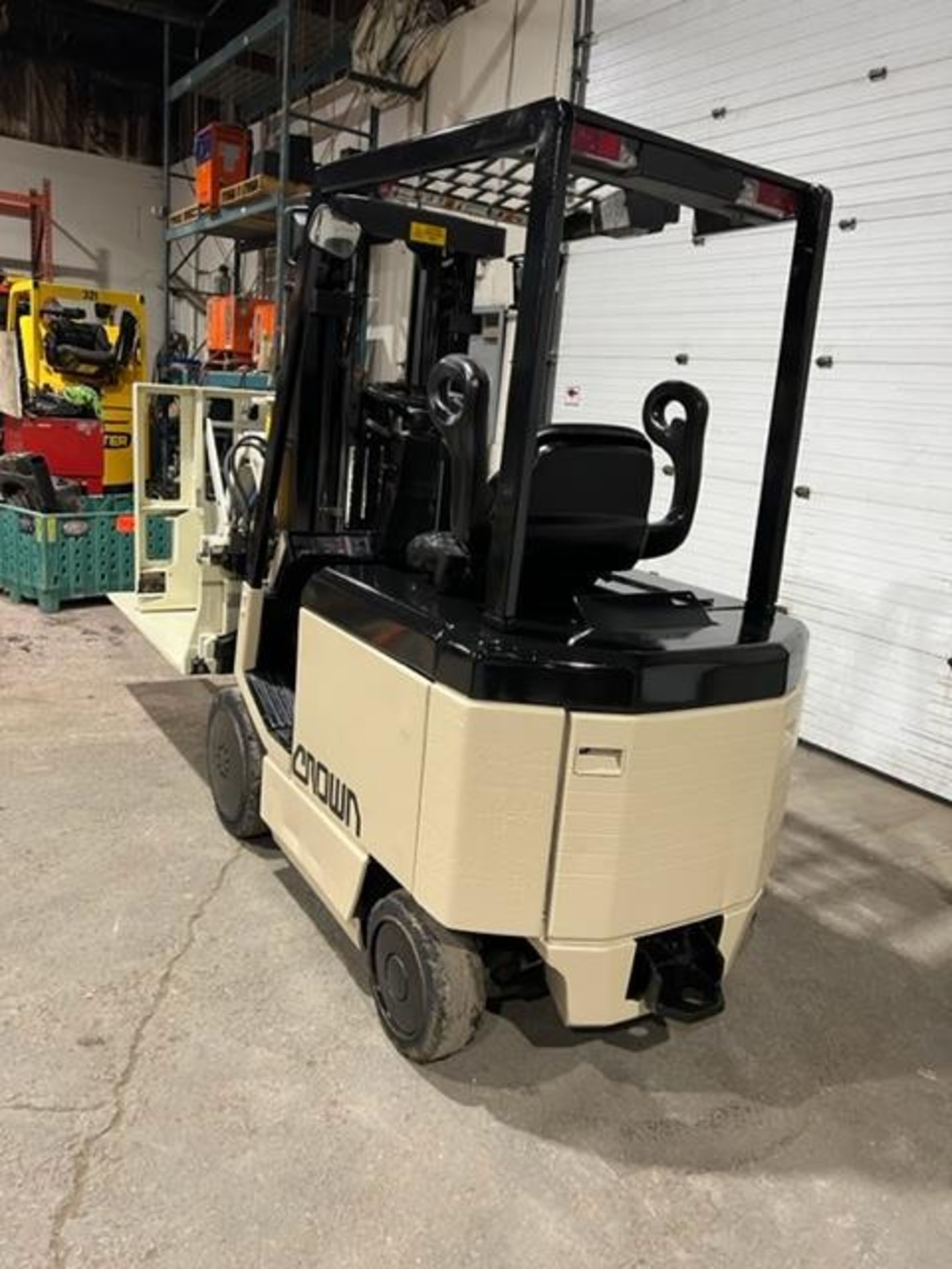 NICE Crown 5,000lbs Capacity Forklift Electric with Cascade Pallet Push Attachment with - Image 4 of 4