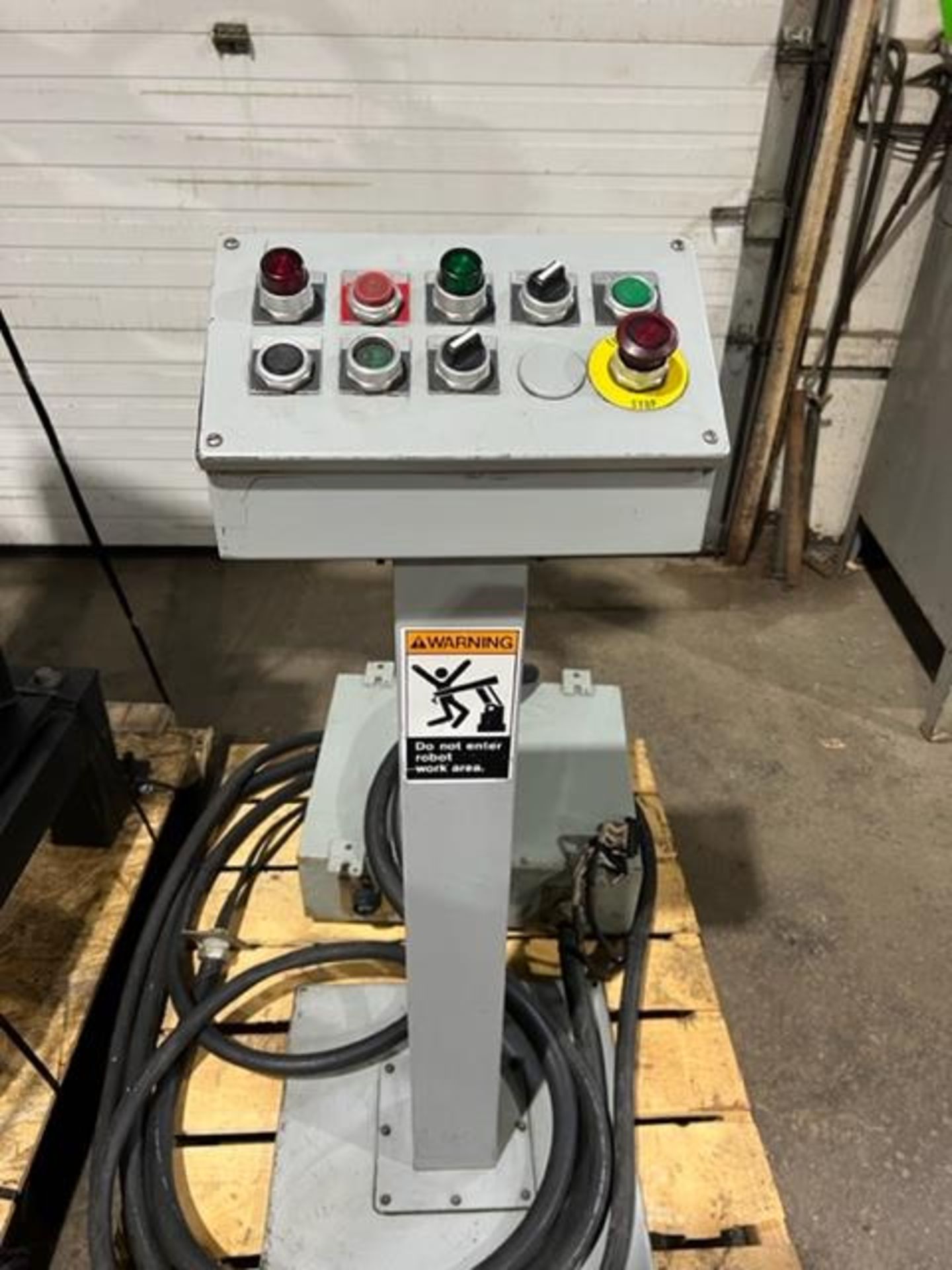 Motoman SK16X Robotic Weld Package w/ Yasnac XRC Controller, OTC DM350 Digital Inverter with gun, - Image 7 of 10