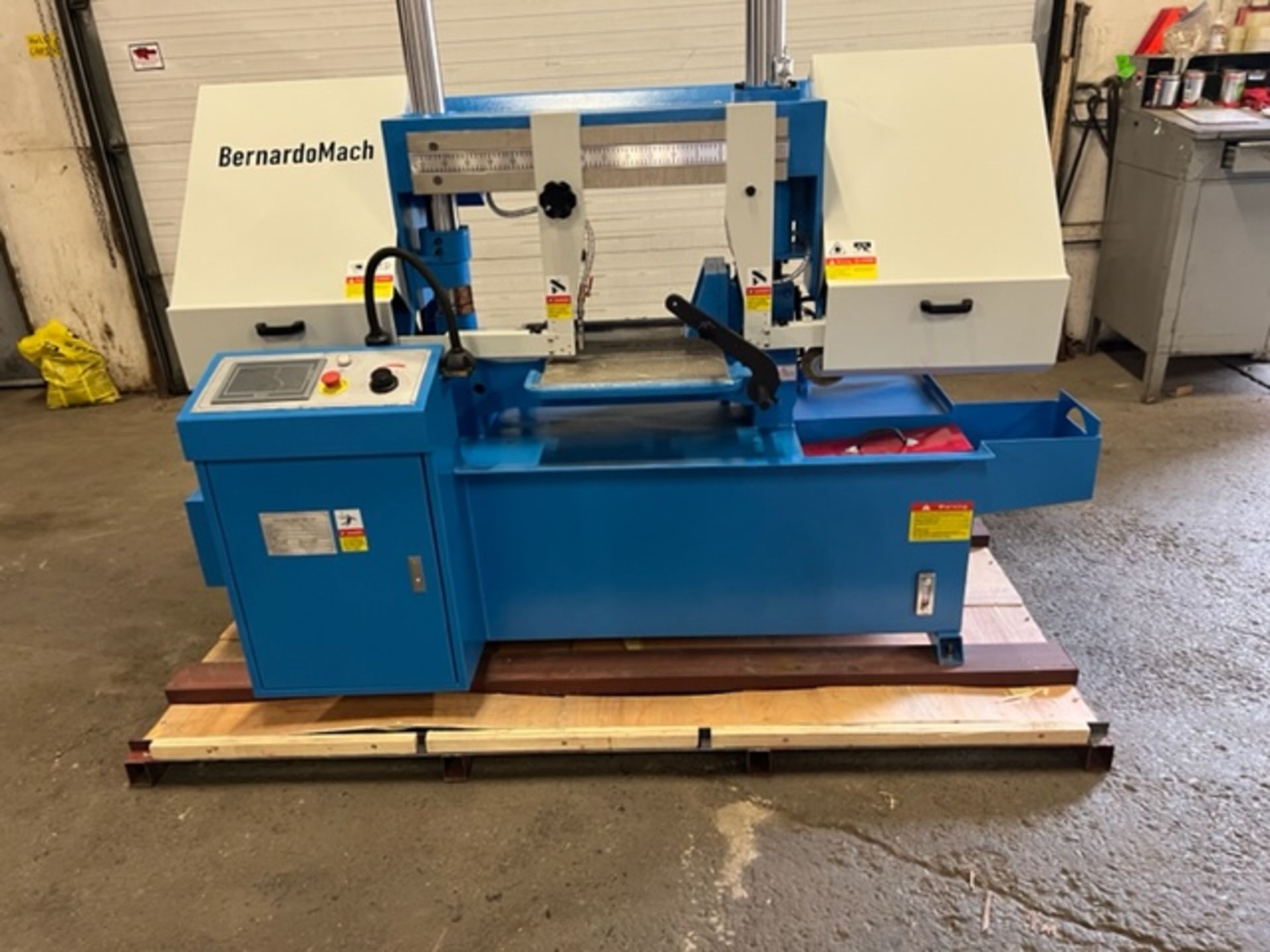 BernardoMach BS-2014 CNC Horizontal Band Saw - 20 X 14 inch CUTTING CAPACITY - CNC controller - MINT