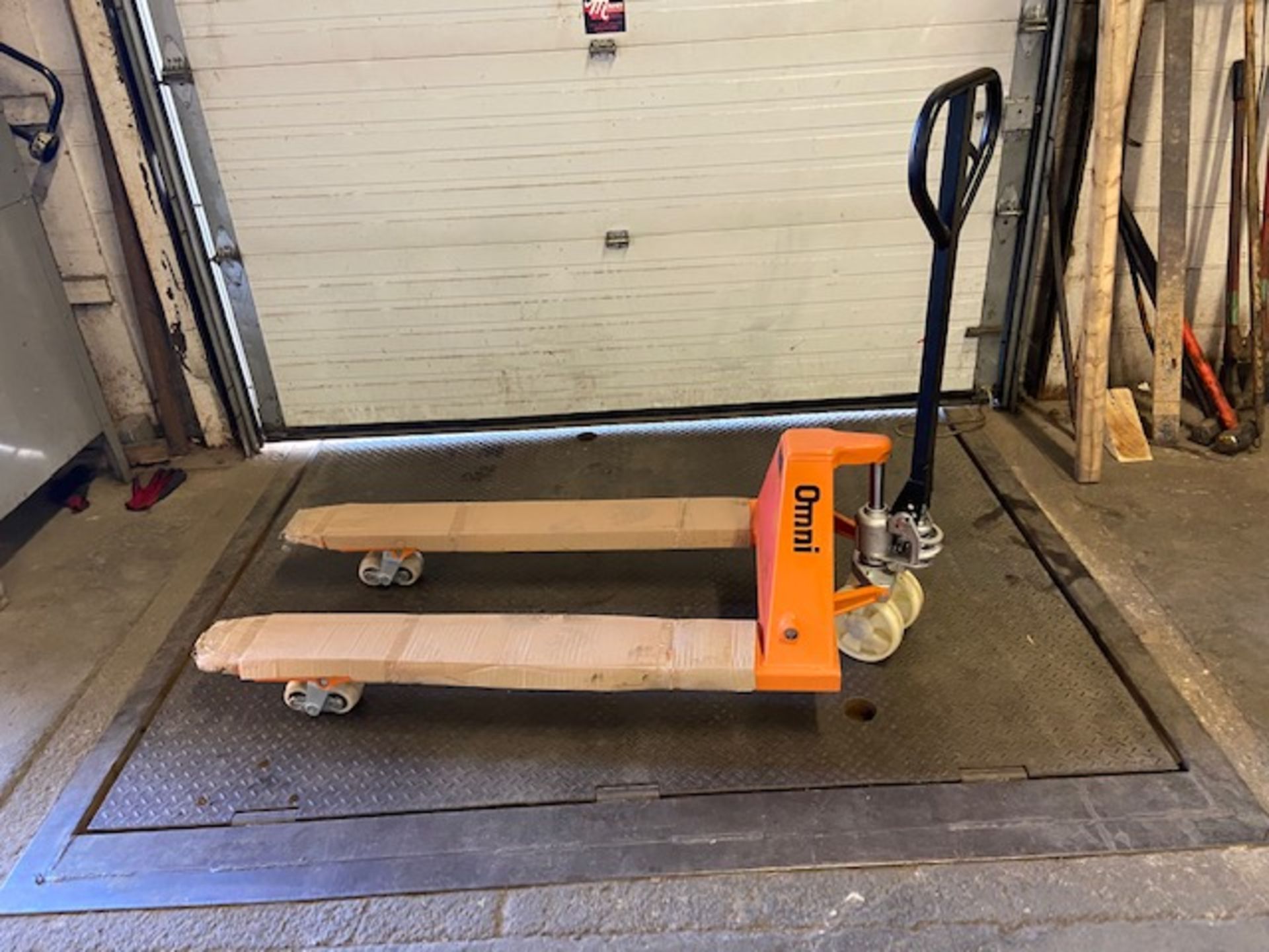 Omni Pump Truck / Hydraulic Pallet Jack - MINT UNSED - 5000lbs capacity