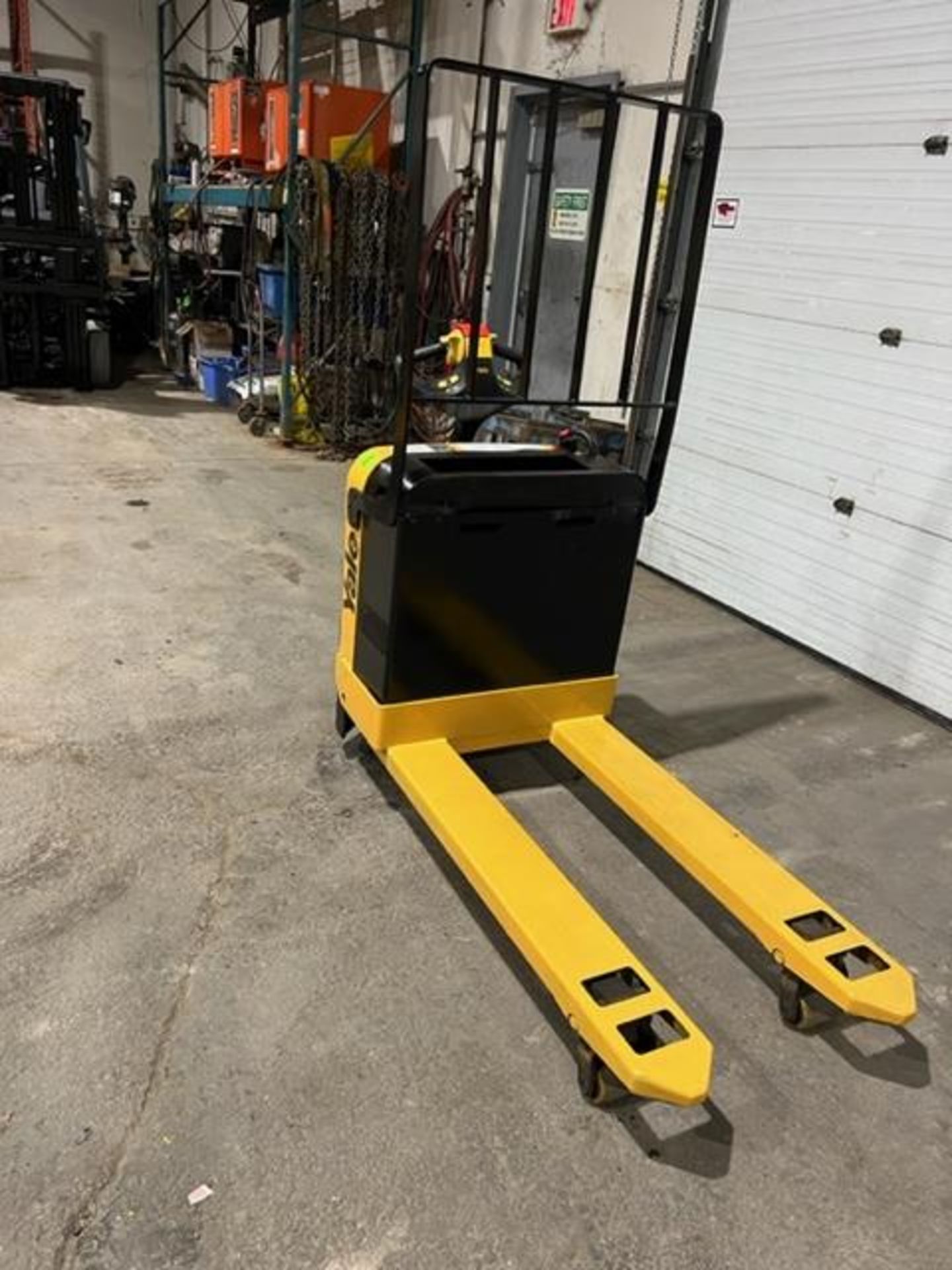 2009 Yale Walk Behind Walkie 4000lbs capacity Powered Pallet Cart Lift NICE UNIT with VERY LOW HOURS - Image 3 of 3