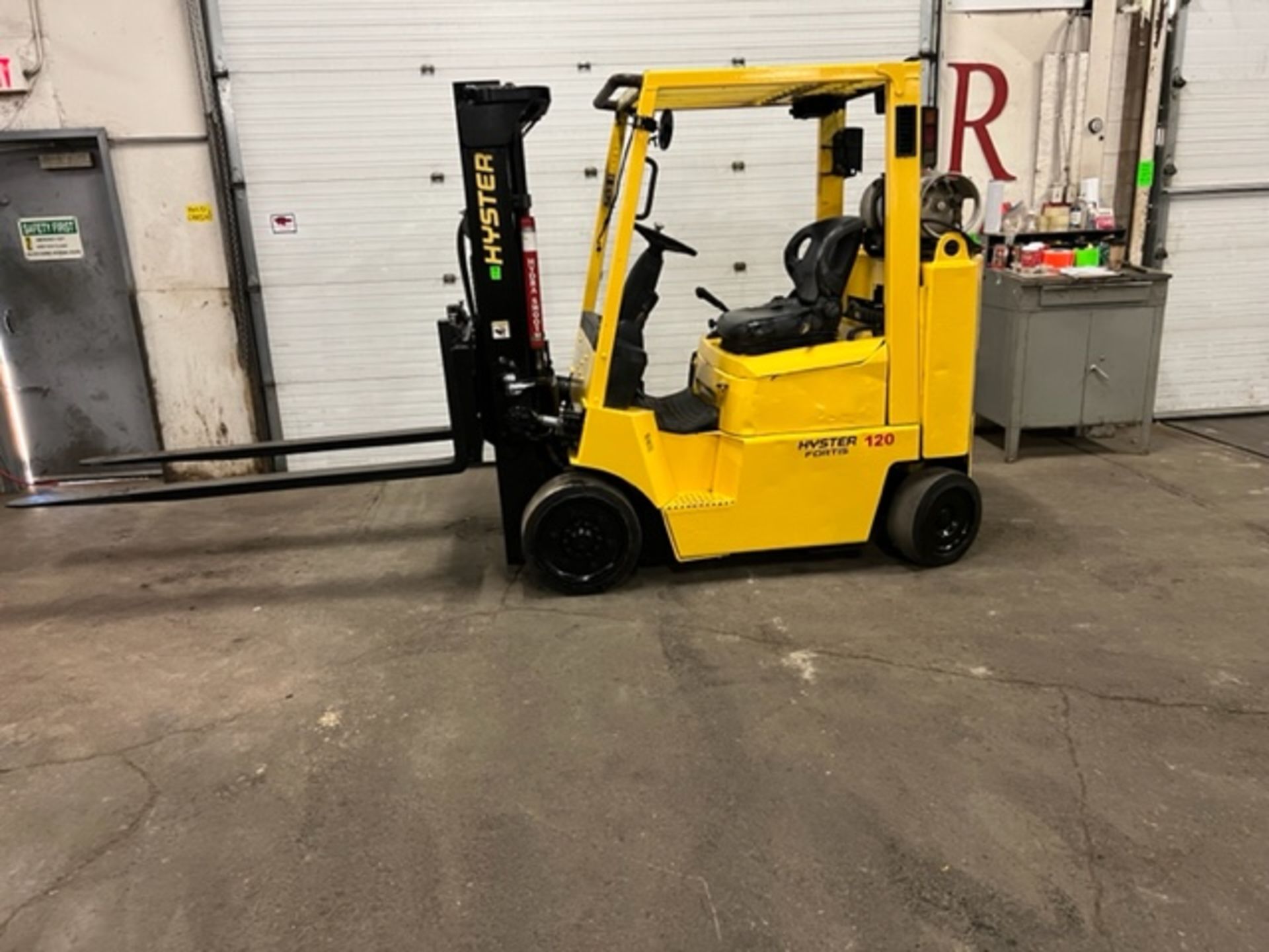 NICE Hyster model 120 - 12,000lbs Capacity Forklift LPG (propane) with sideshift & 72" forks