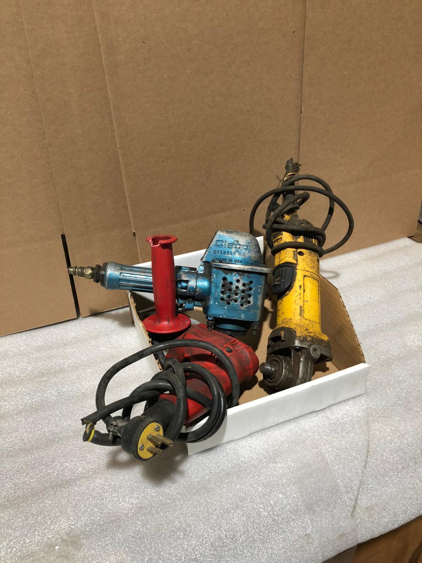Lot of 3 (3 units) Electric and Pneumatic Hand Tools - Cleco & Dewalt Grinders