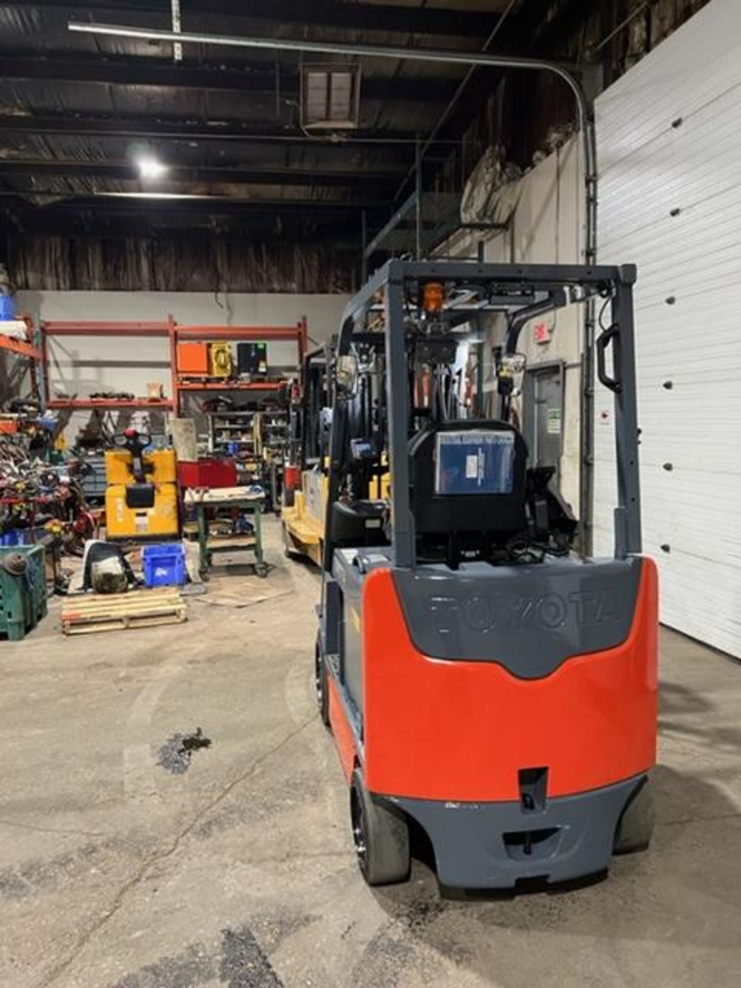 NICE 2016 Toyota 5,000lbs Capacity Forklift Electric with Sideshift & plumbed for Fork Positioner - Image 5 of 5