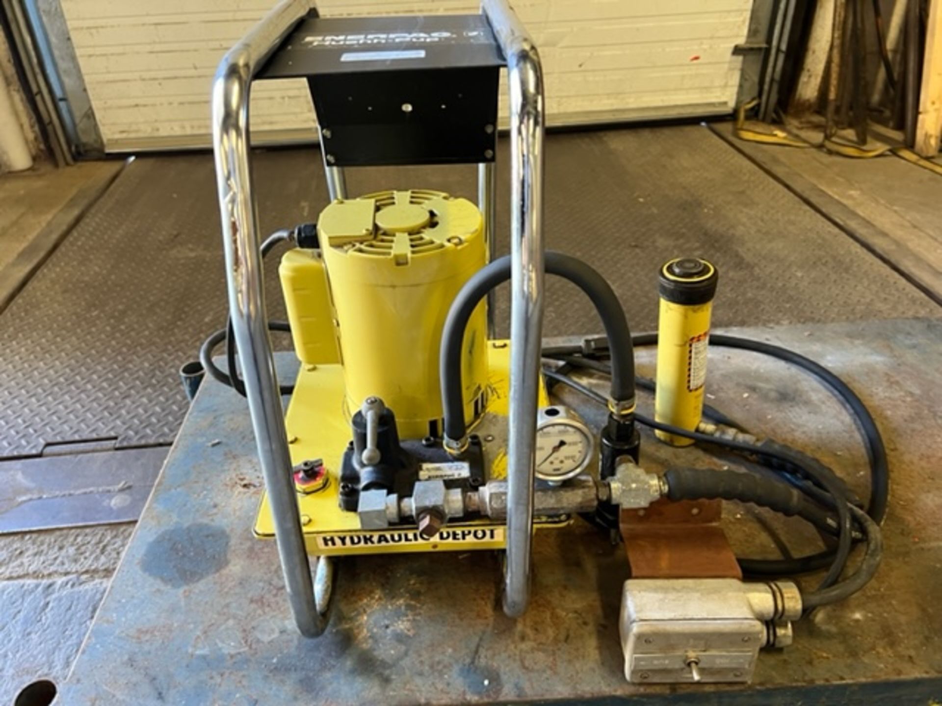 Enerpac Hushh-Pup Powerpack Pump hydraulic Cylinder Nice system