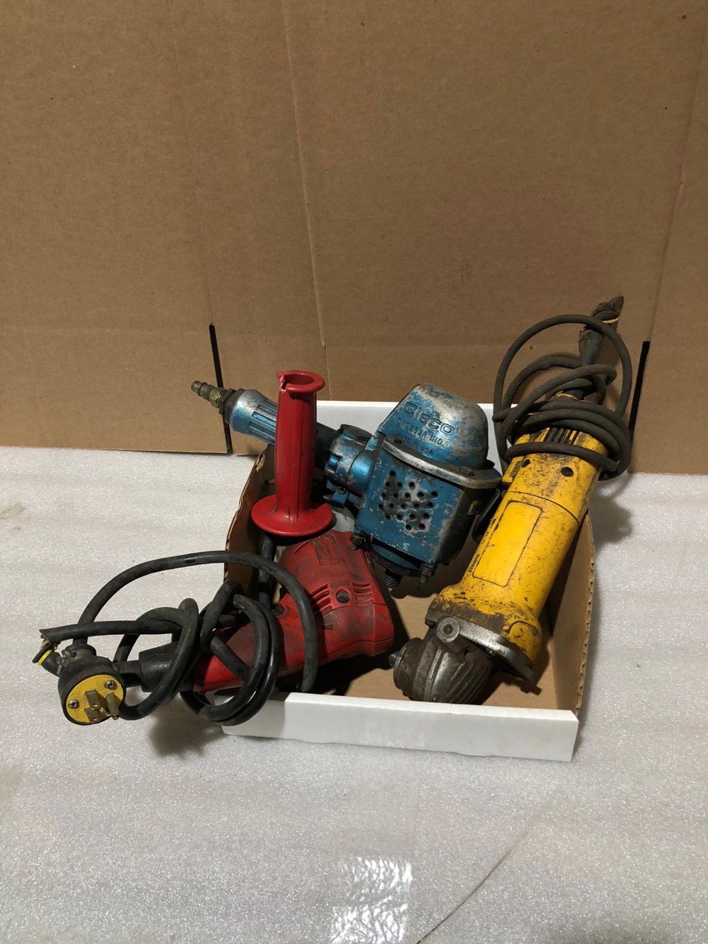 Lot of 3 (3 units) Electric and Pneumatic Hand Tools - Cleco & Dewalt Grinders - Image 3 of 3