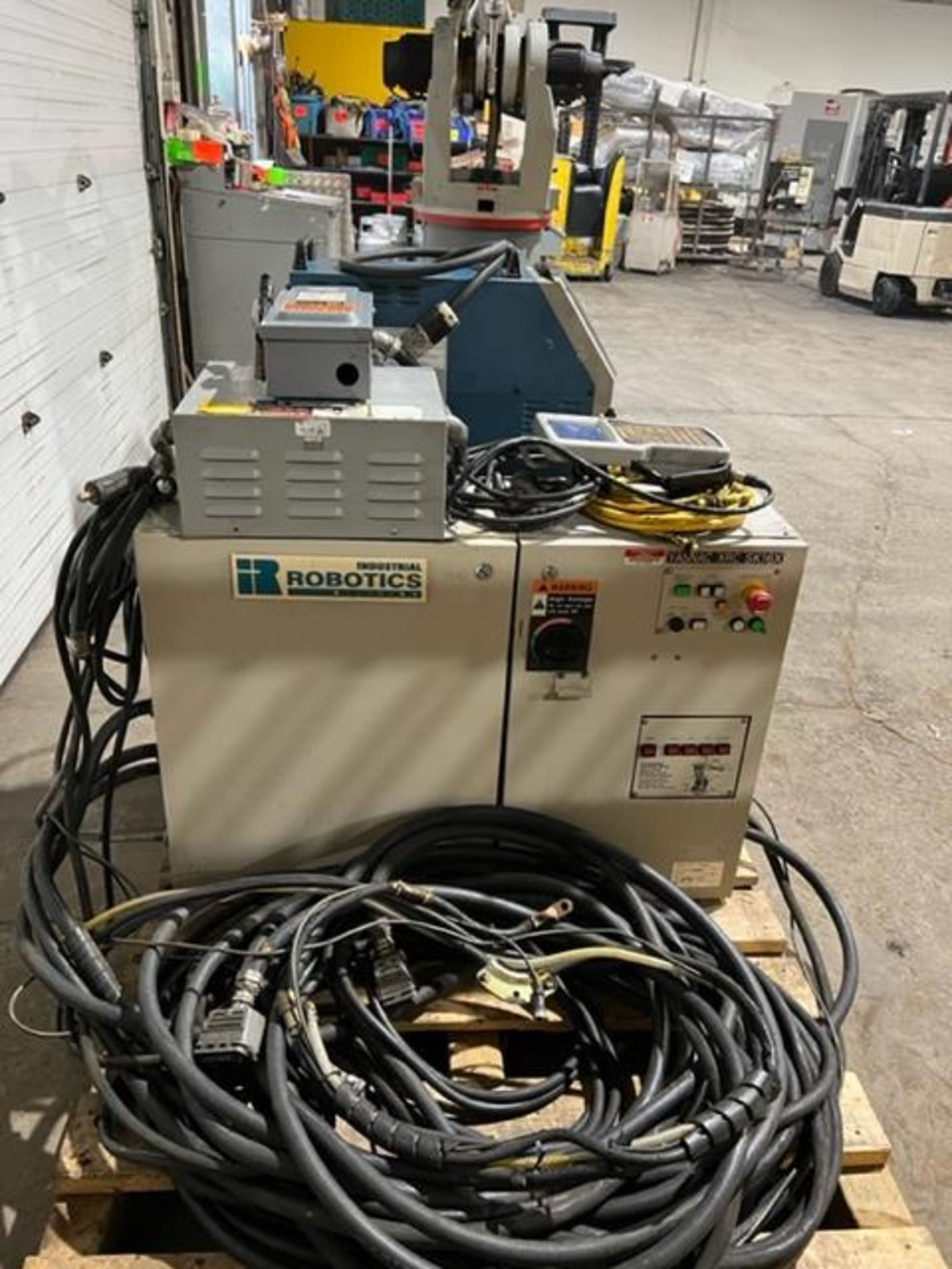 Motoman SK16X Robotic Weld Package w/ Yasnac XRC Controller, OTC DM350 Digital Inverter with gun, - Image 10 of 10