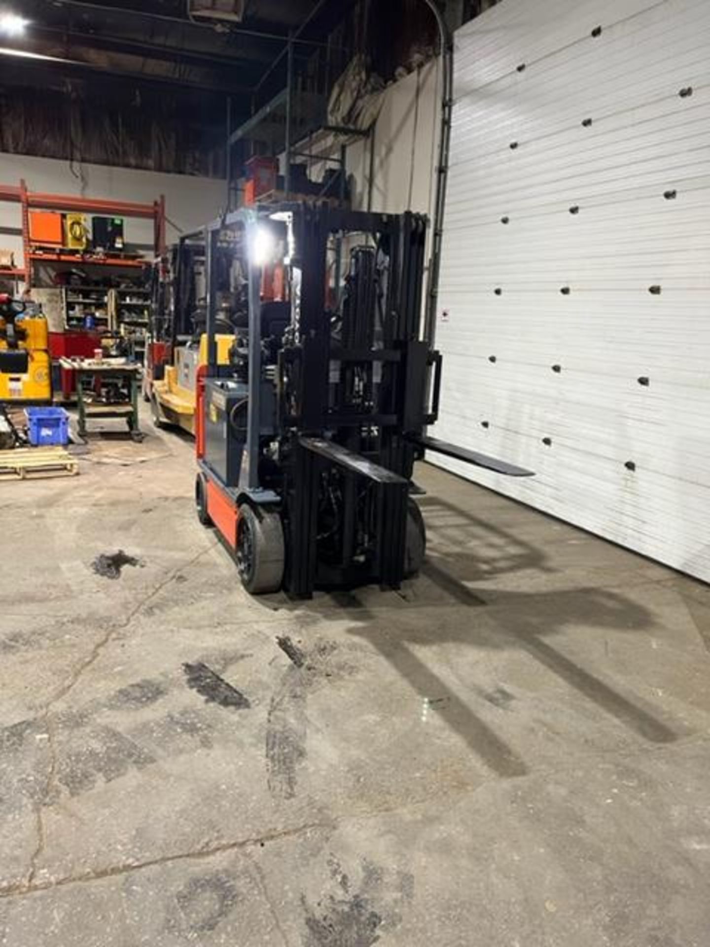 NICE 2016 Toyota 5,000lbs Capacity Forklift Electric with Sideshift & plumbed for Fork Positioner - Image 2 of 5