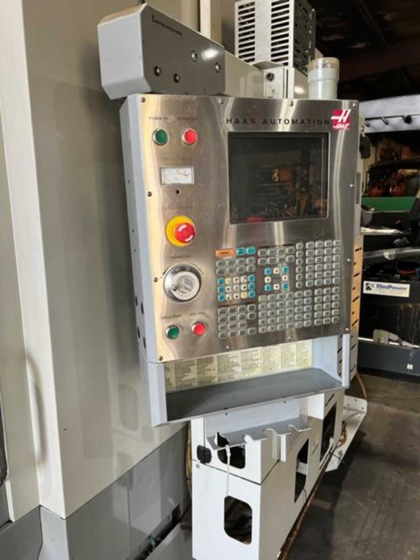 Nice Haas MDC-500 CNC MILL DRILL CENTER with rotating table - 20x12.75" table CAT40 taper - - Image 3 of 9