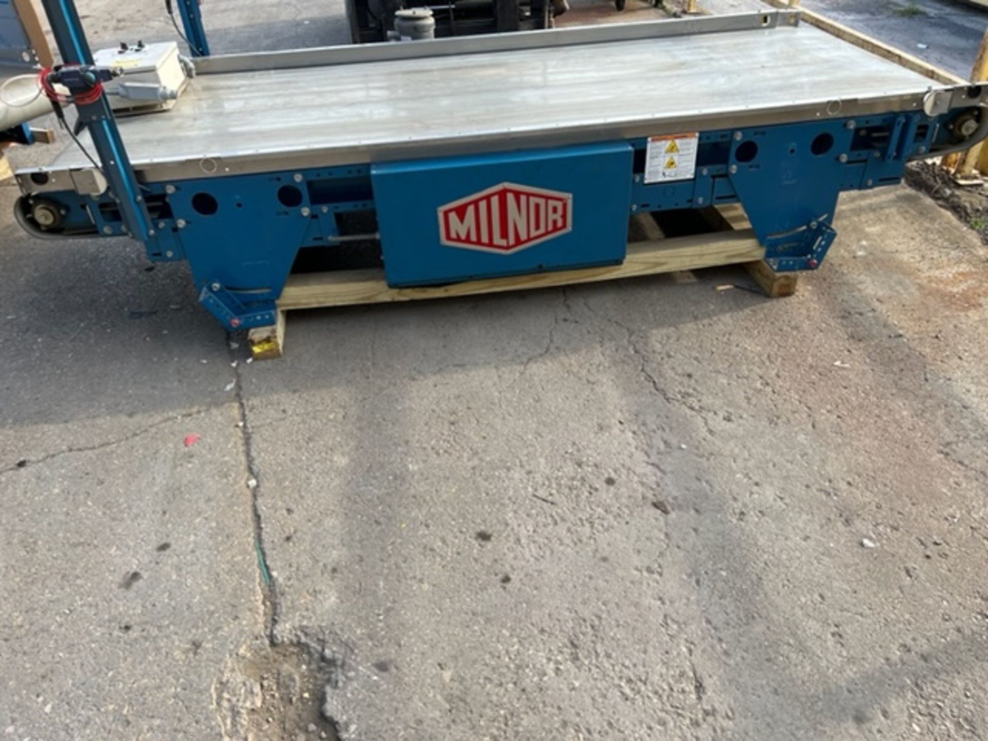 Lot of 2 (2 units) 120" x 48" Milnor Power Conveyors - new in 2018 MINT UNITS never used - Image 3 of 5