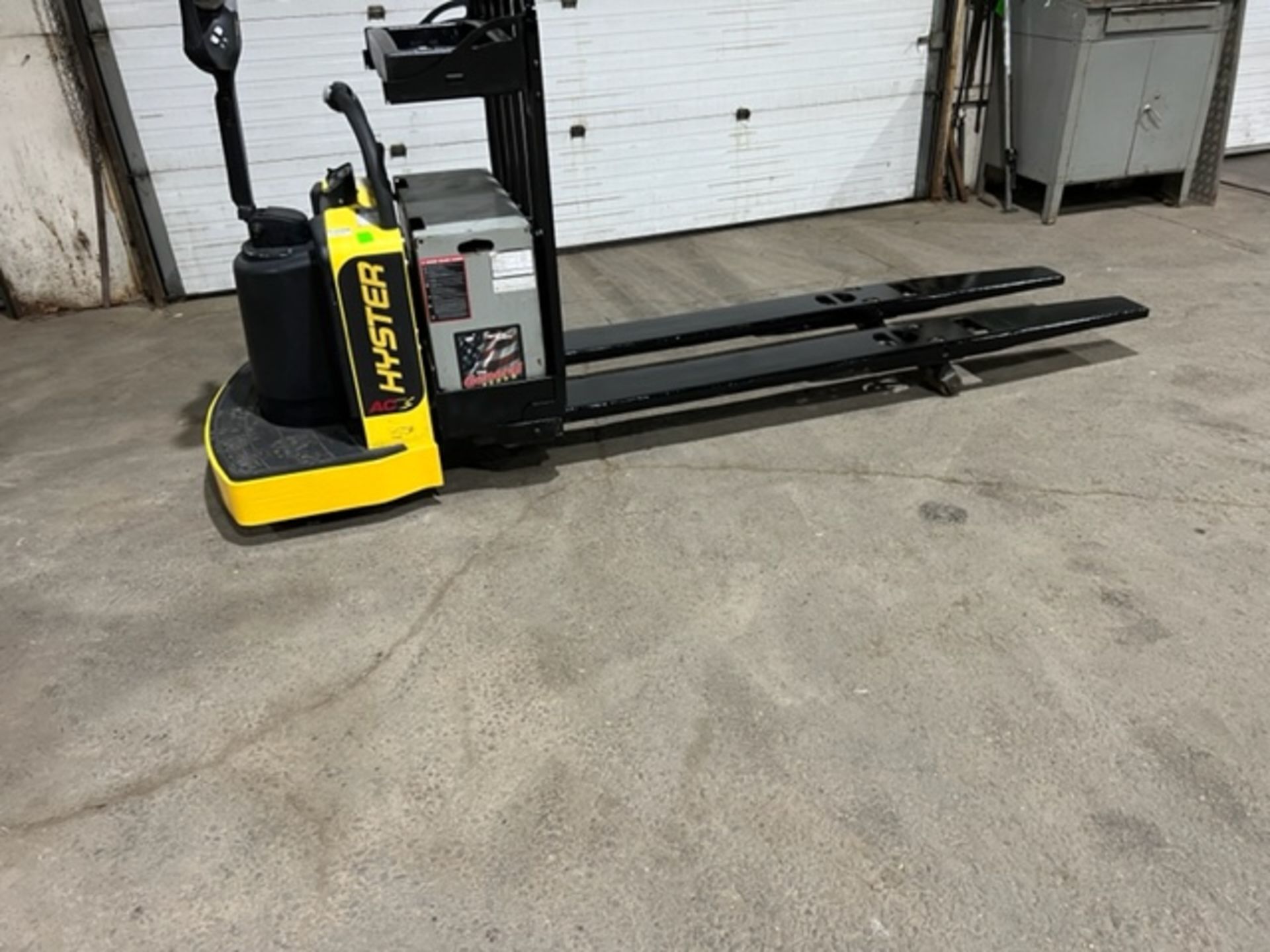 NICE 2014 Hyster Ride-On Powered Pallet Cart 8' Long Forks 6000lbs capacity with LOW HOURS 24V
