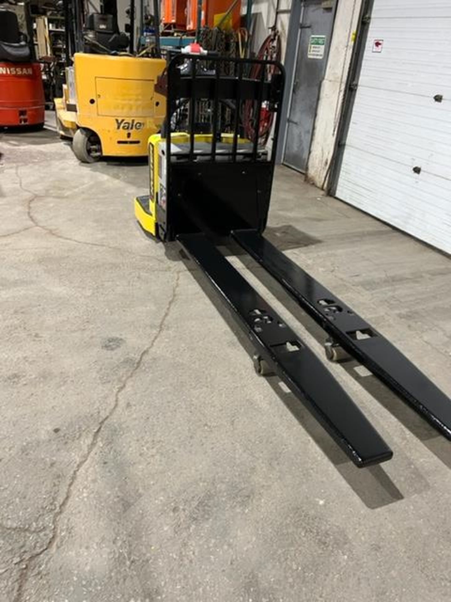 NICE 2014 Hyster Ride-On Powered Pallet Cart 8' Long Forks 6000lbs capacity with LOW HOURS 24V - Image 3 of 4