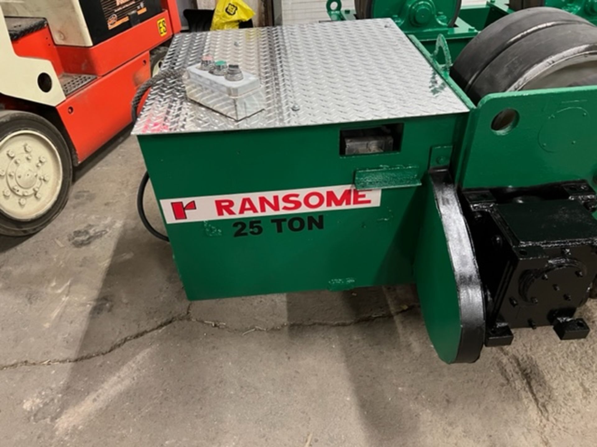 Ransome Tank Turning Rolls - Roller Unit extend to 8' diameter - 50,000lbs capacity - Image 2 of 4