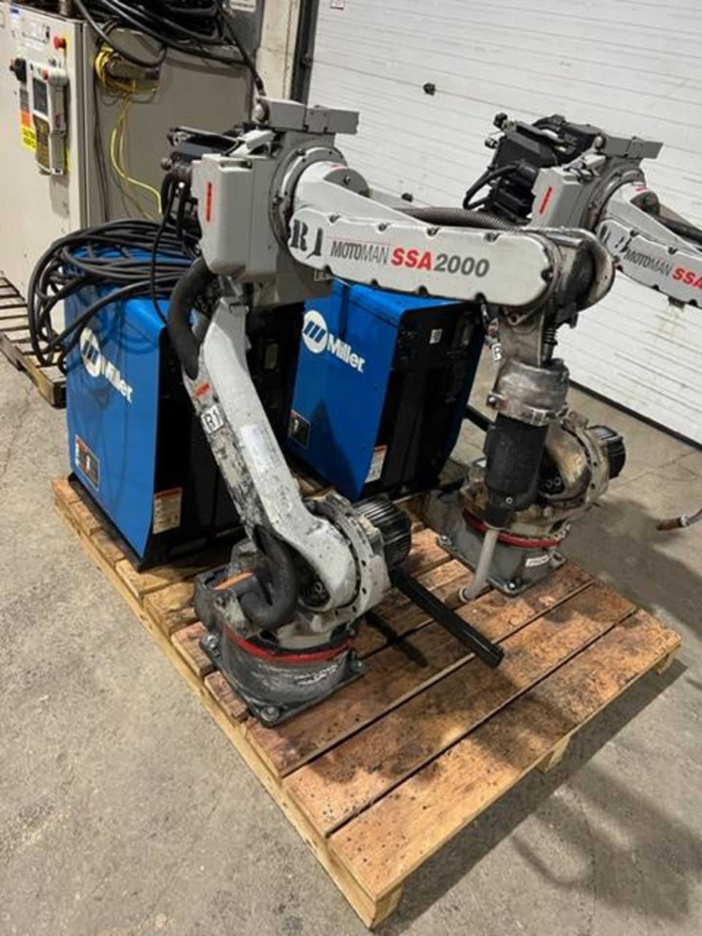 Set of 2 (2 units) 2007 Motoman SSA 2000 Welding Robots Complete with Auto Axcess 450 Welding - Image 4 of 5