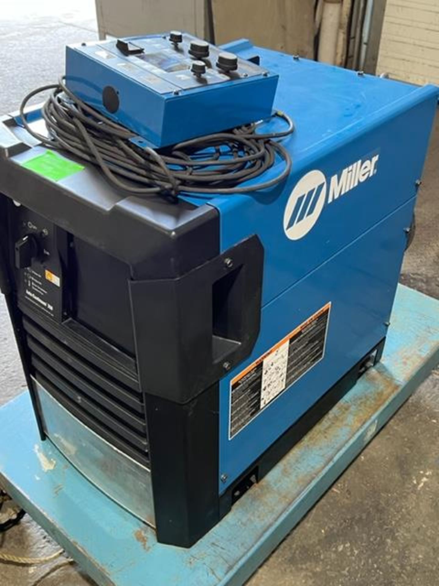 2018 Miller Auto-Continuum 350 Mig Welder - Robotic and manual 350amp on cart with Accessories - Image 2 of 2