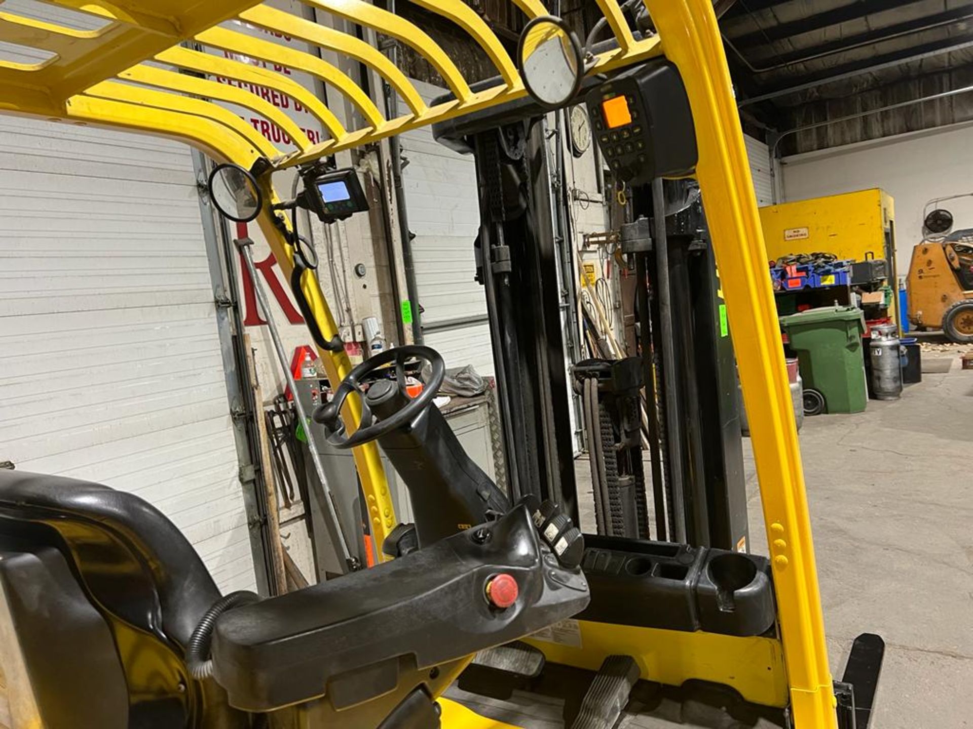 NICE 2016 Hyster model 60 - 6,000lbs Capacity OUTDOOR Forklift Electric with Sideshift 54" forks, - Image 5 of 6