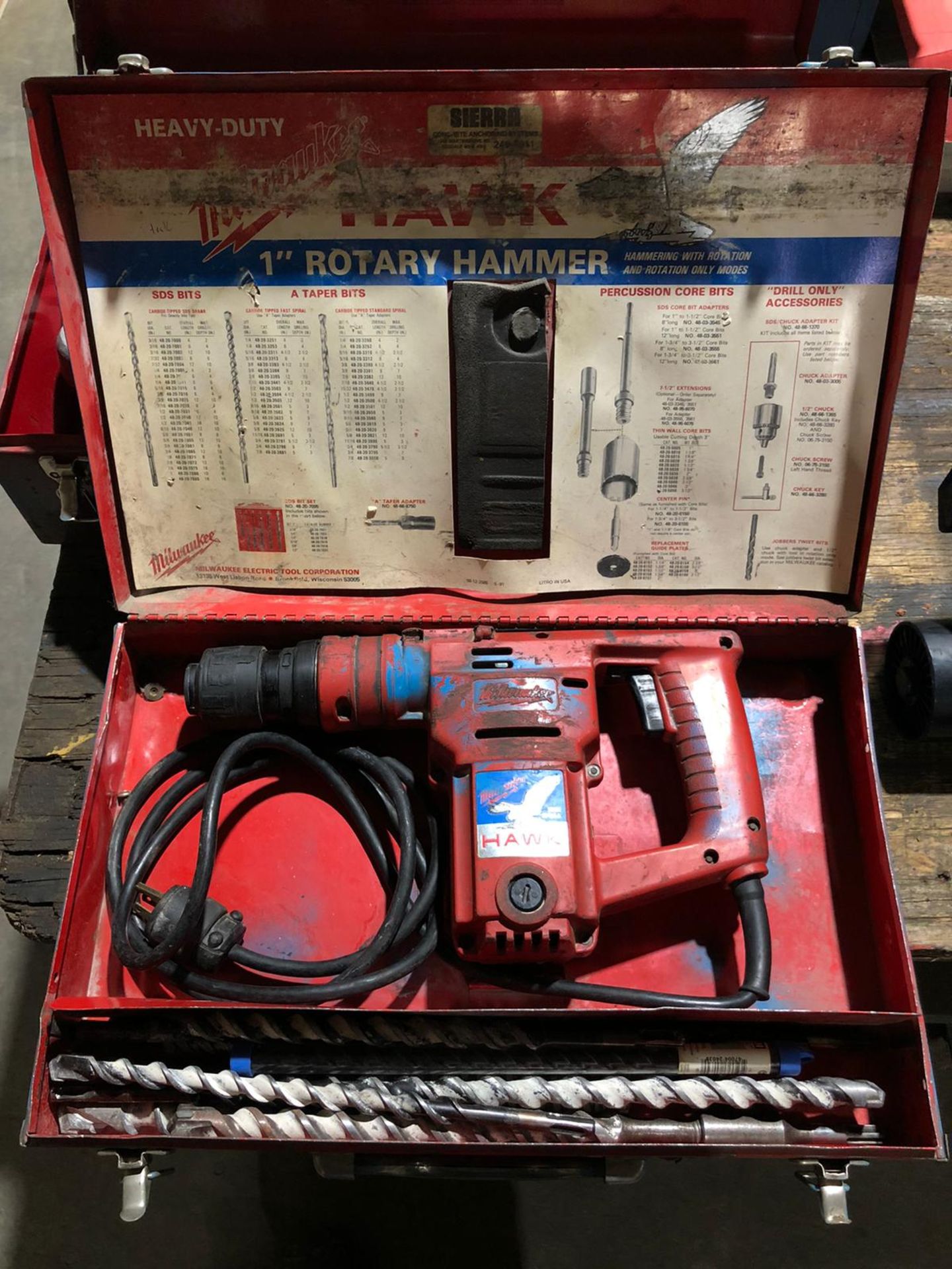 Milwauke Heavy Duty 1" Rotary Hammer Drill with Hammer Drill Bits in Case